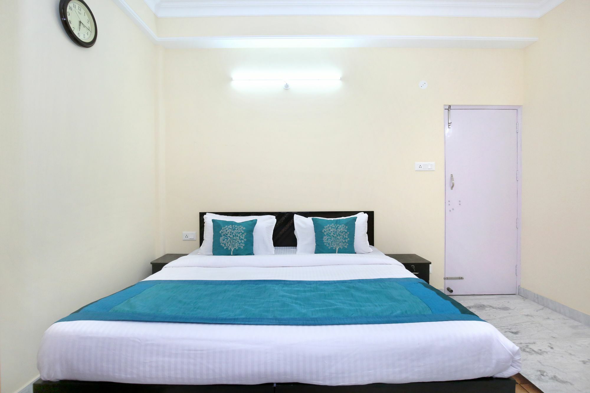 Apartment Oyo 10736 2bhk Nandan Mansion Keleston *