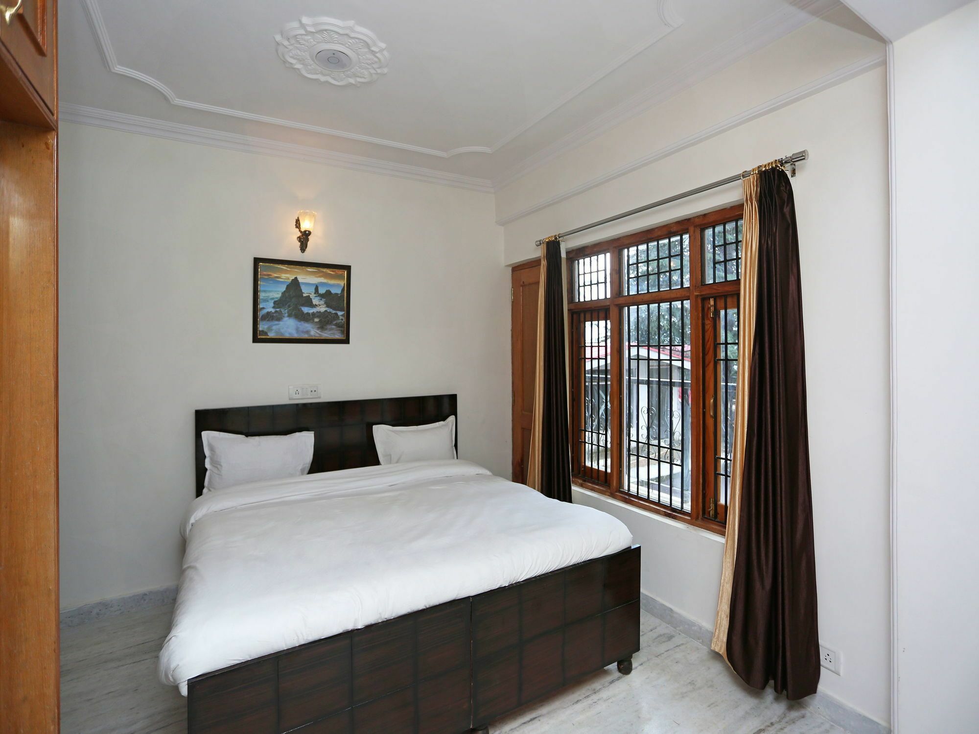 Apartment 4bhk Pinewood Valley