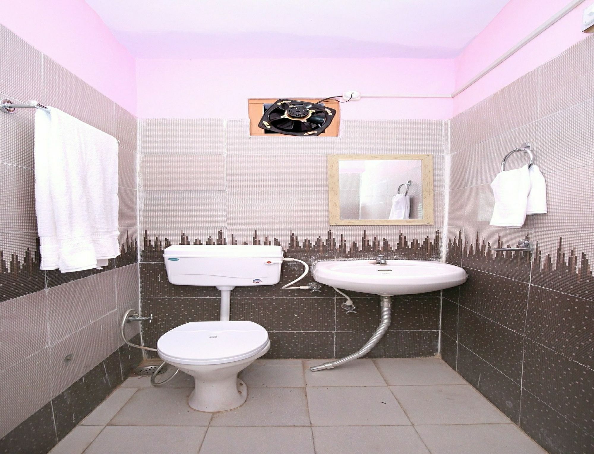 Oyo 10306 Valley View 2 Bhk Bhattakufar 3*