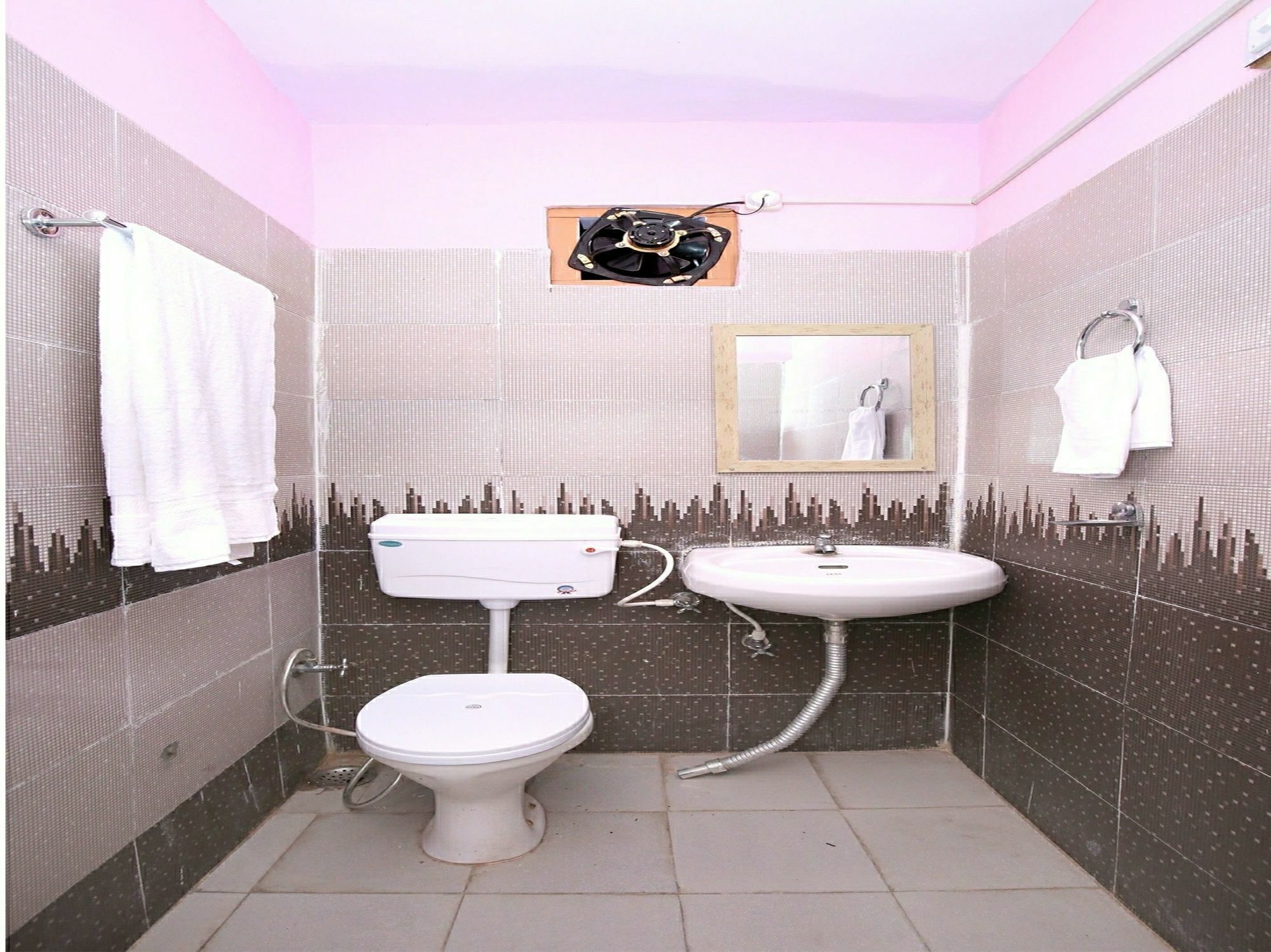 Oyo 10303 Himsutra Bhatakuffer 3* Shimla