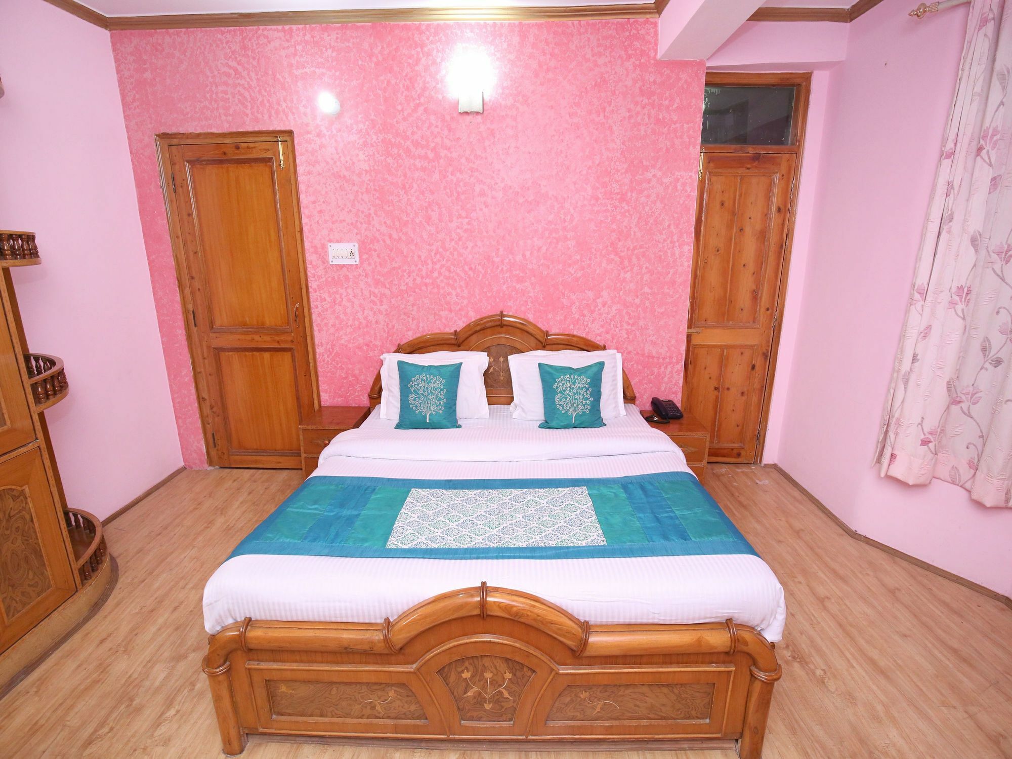 Oyo 10303 Himsutra Bhatakuffer Shimla