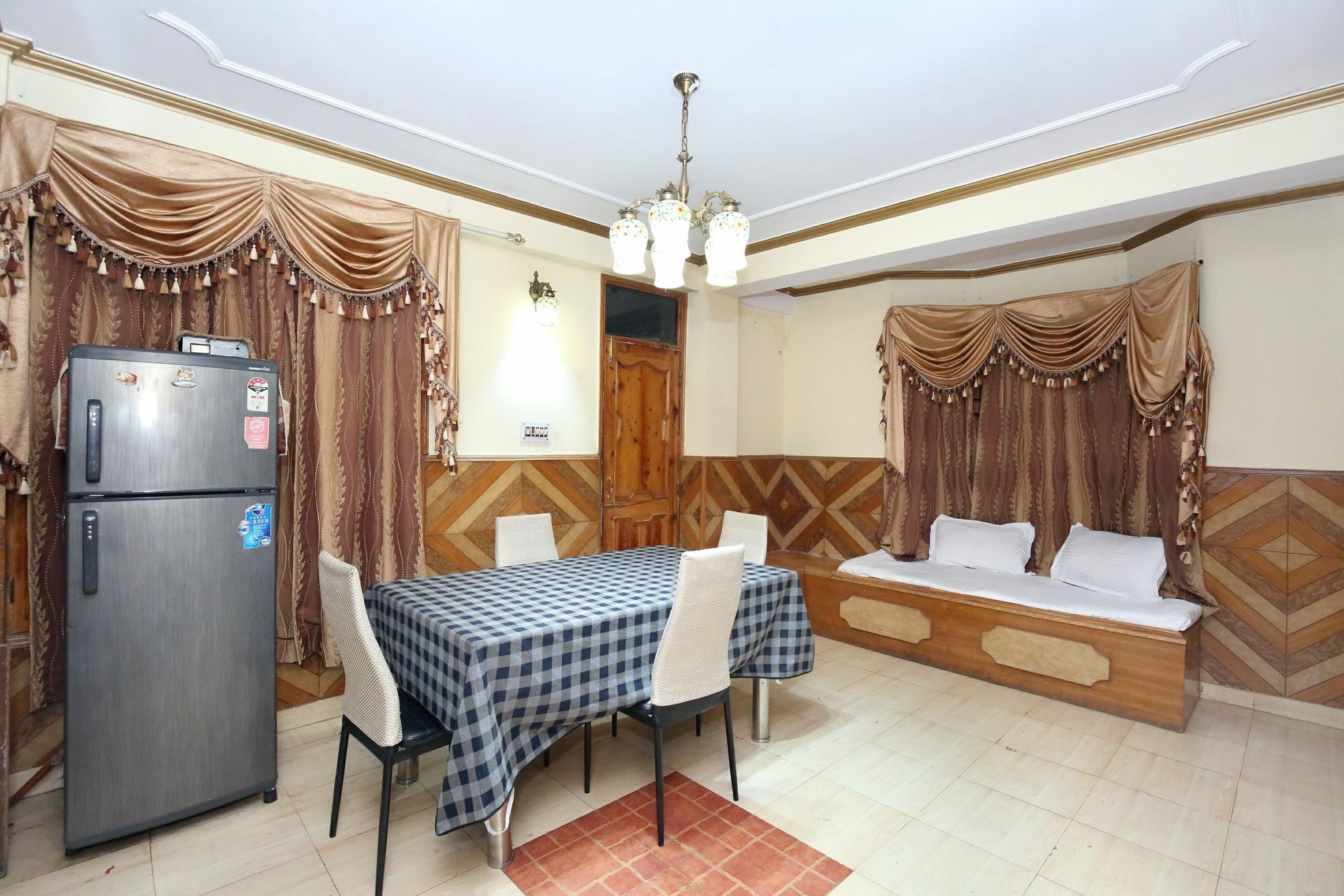 Hotel Oyo 10303 Himsutra Bhatakuffer 3*