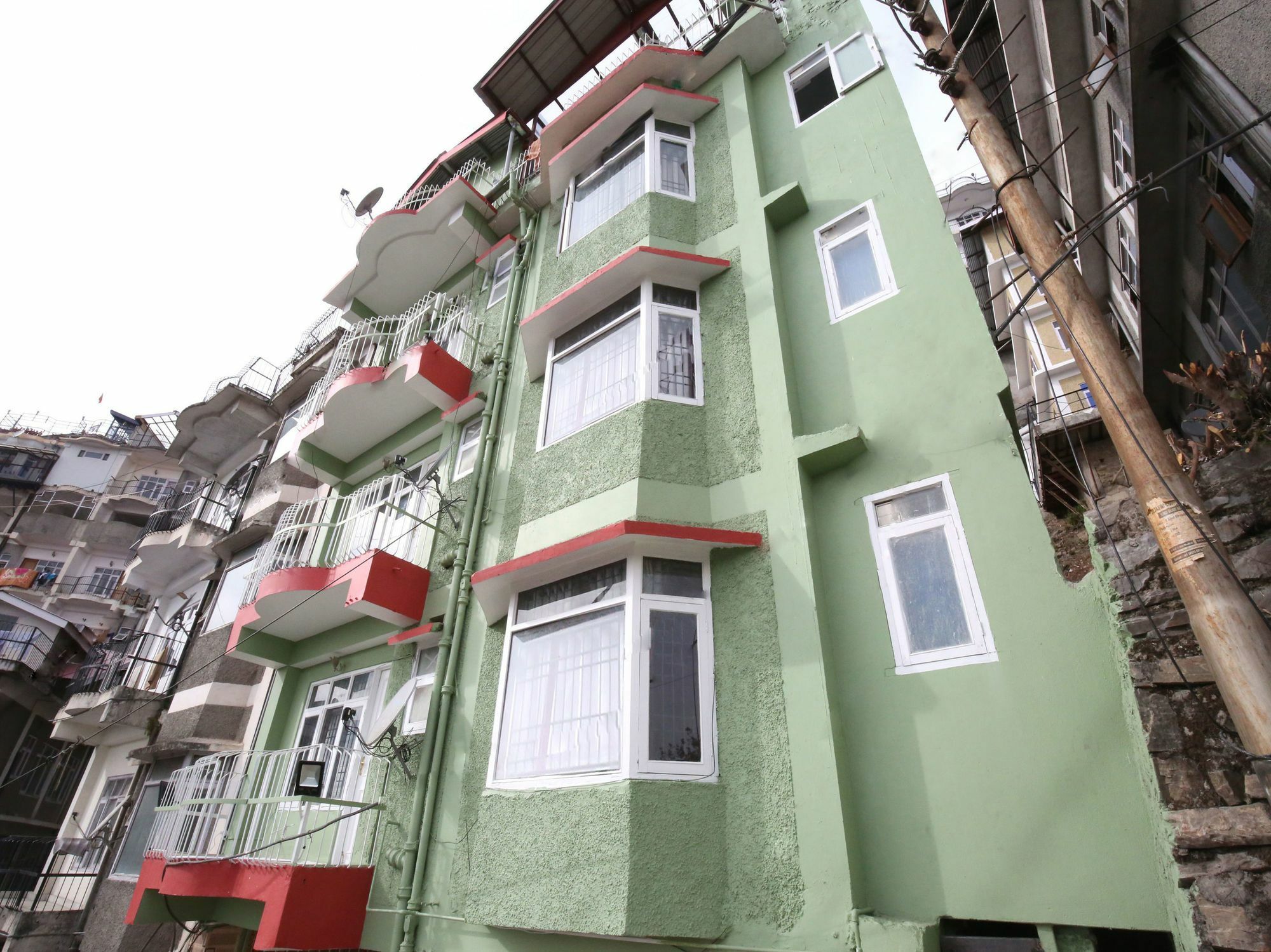 Oyo 13110 Valley View 3bhk Panthaghati *