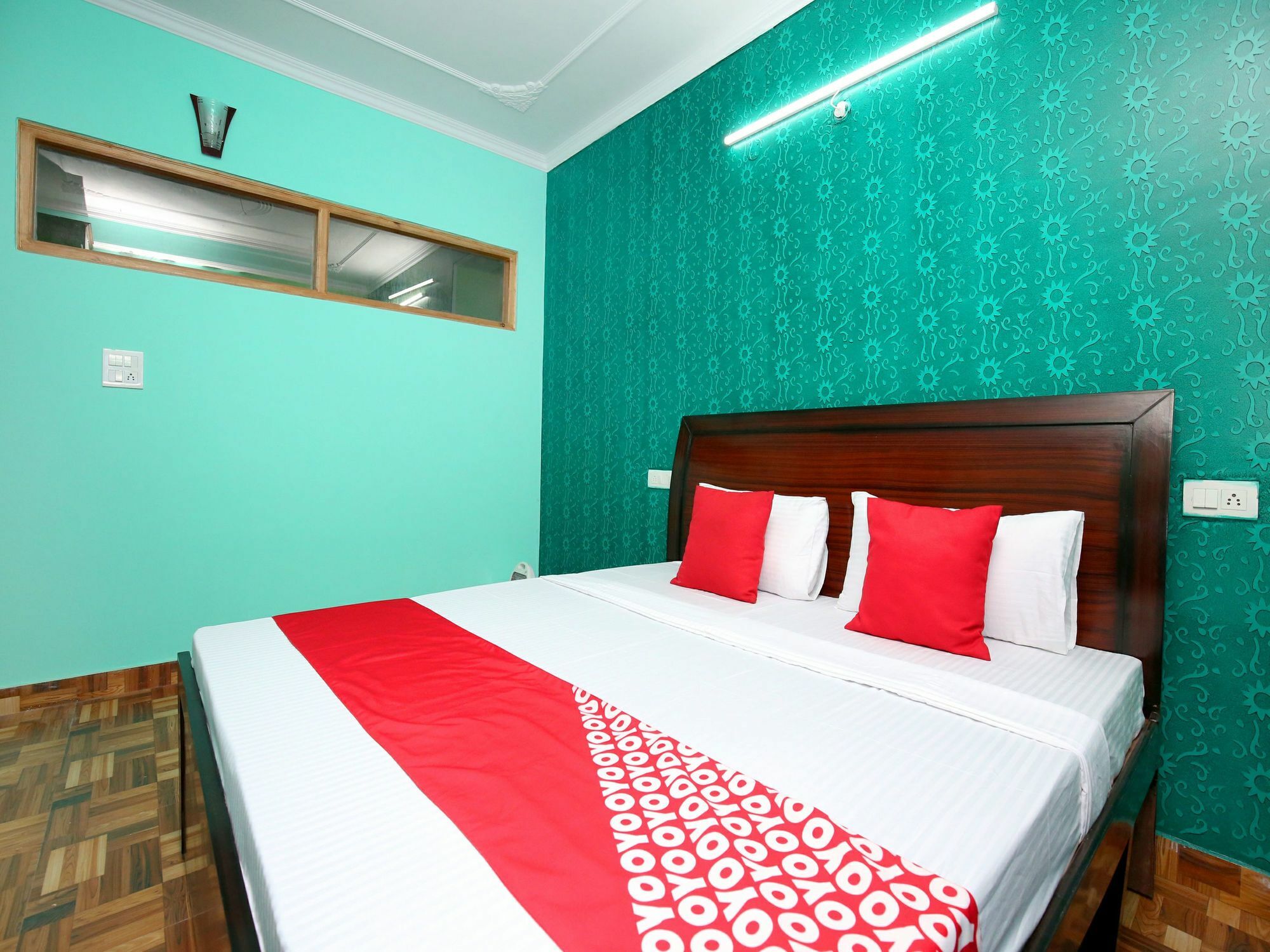 Oyo 13708 2bhk Kamyana Apartment Shimla
