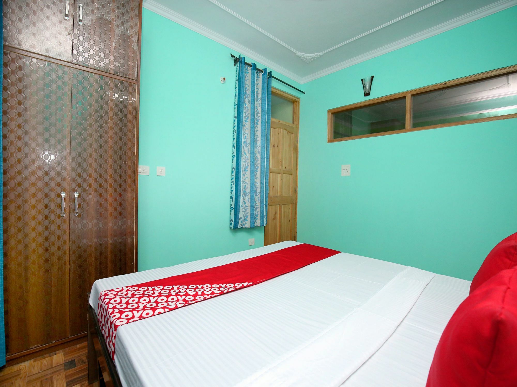 Oyo 13708 2bhk Kamyana