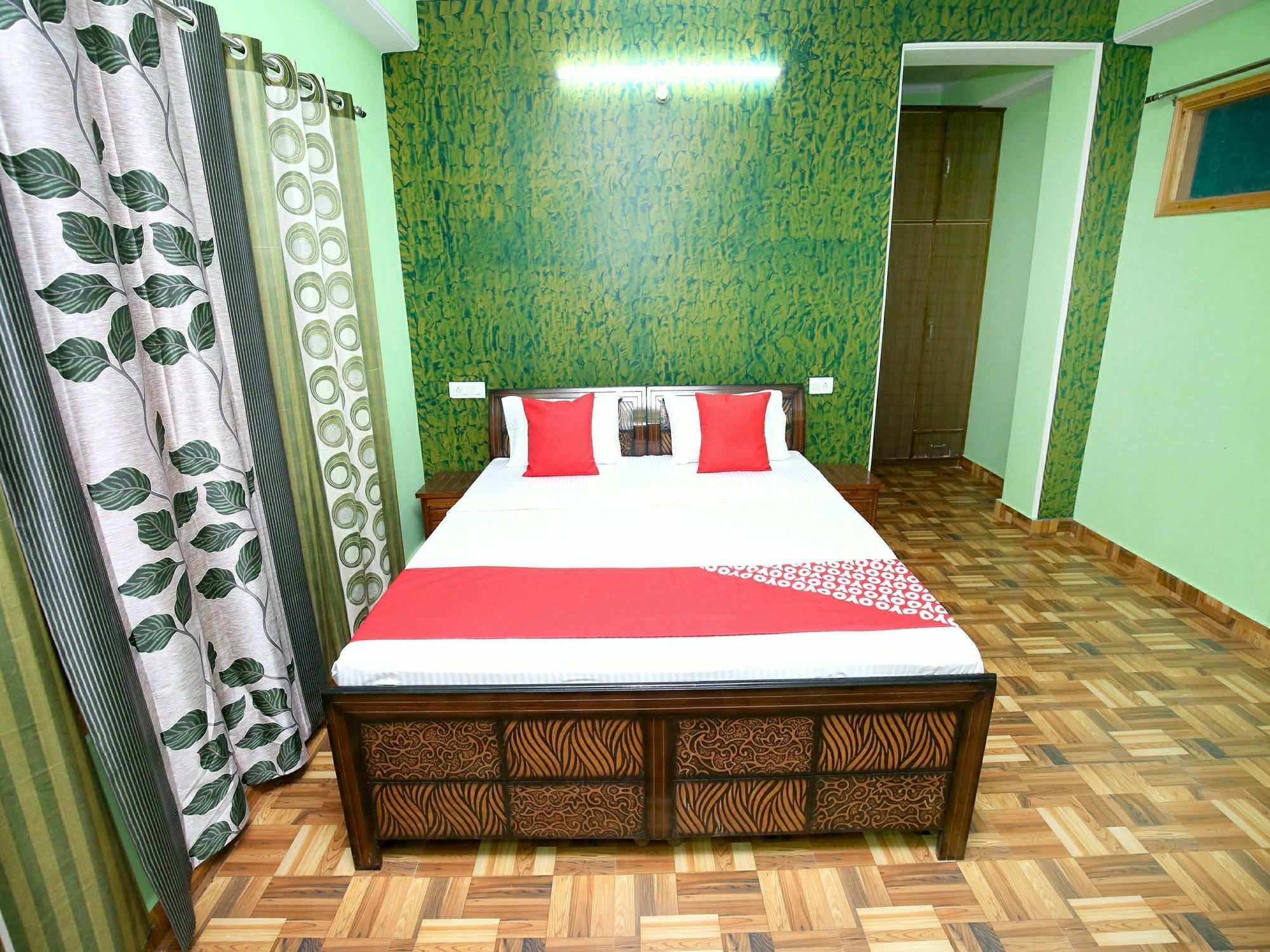Oyo 13708 2bhk Kamyana Shimla