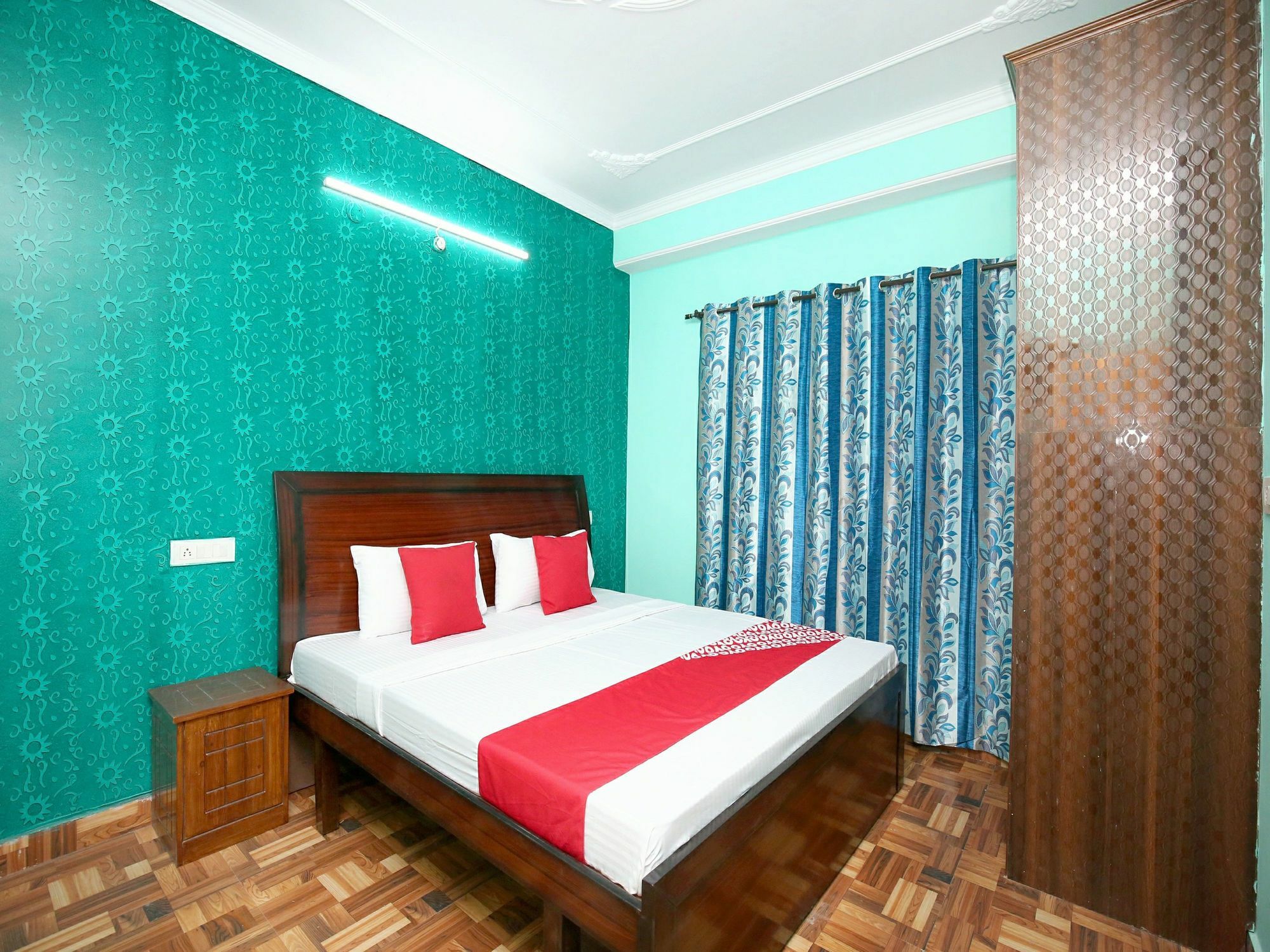 Oyo 13708 2bhk Kamyana Apartment *