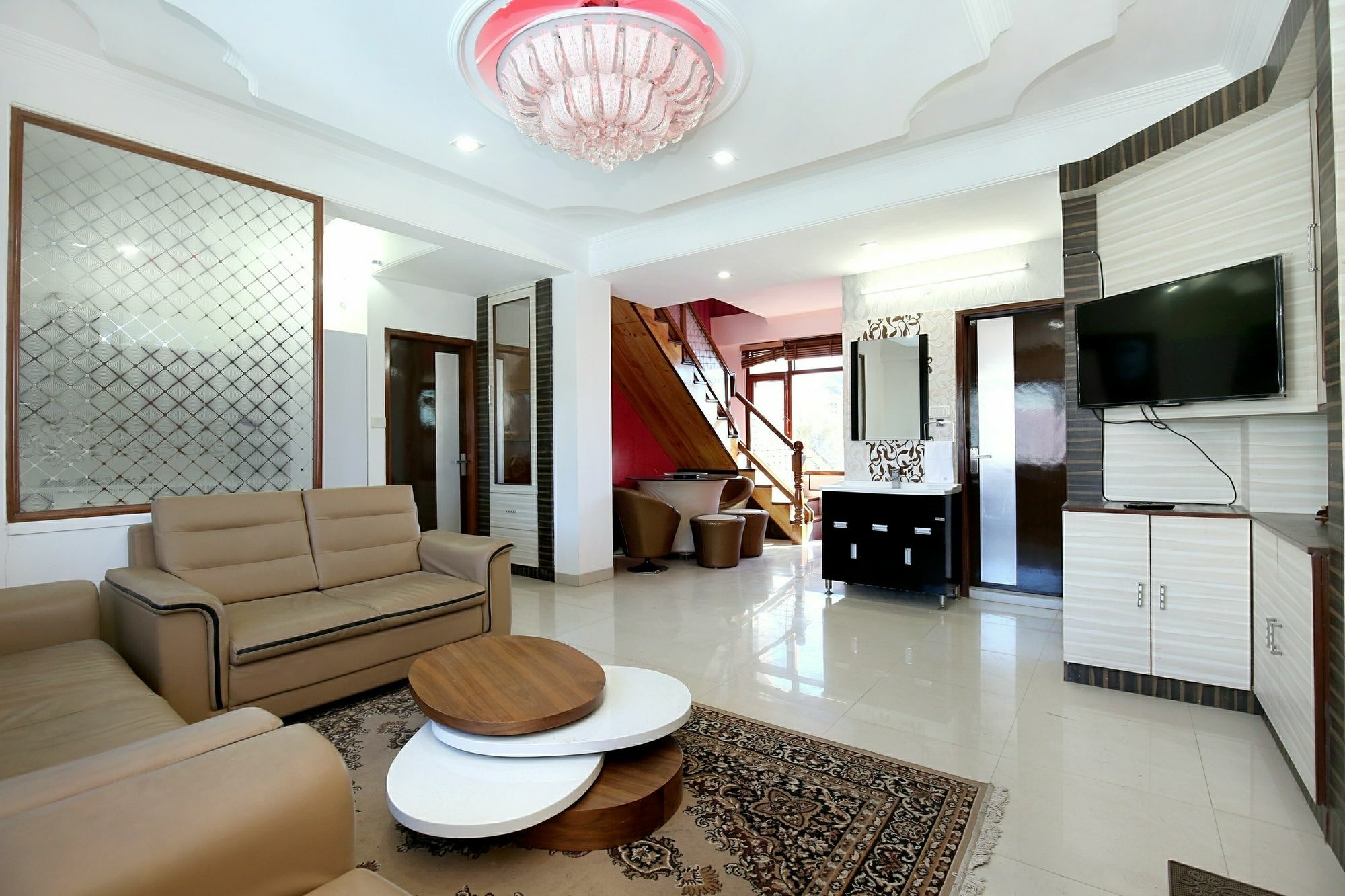 Oyo 10406 Luxury 3bhk New *