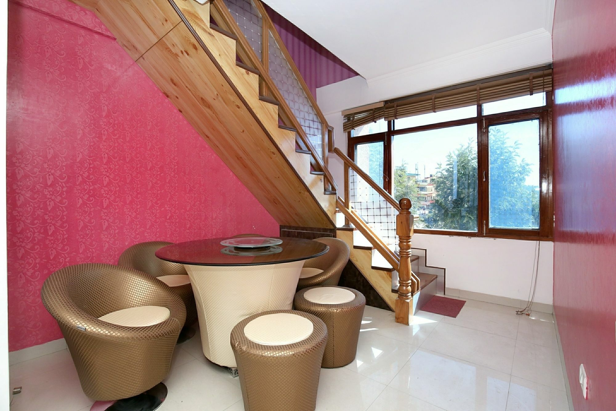 Oyo 10406 Luxury 3bhk New *