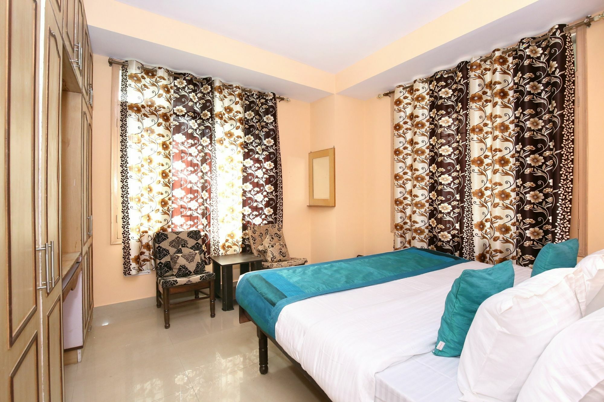 Oyo 10409 Sector 4 New Shimla