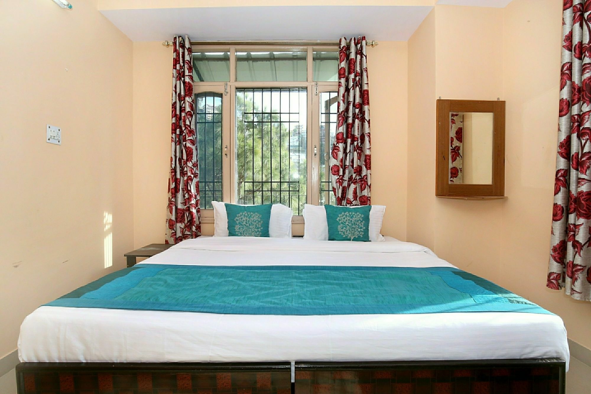 Apartment Oyo 10409 Sector 4 New *