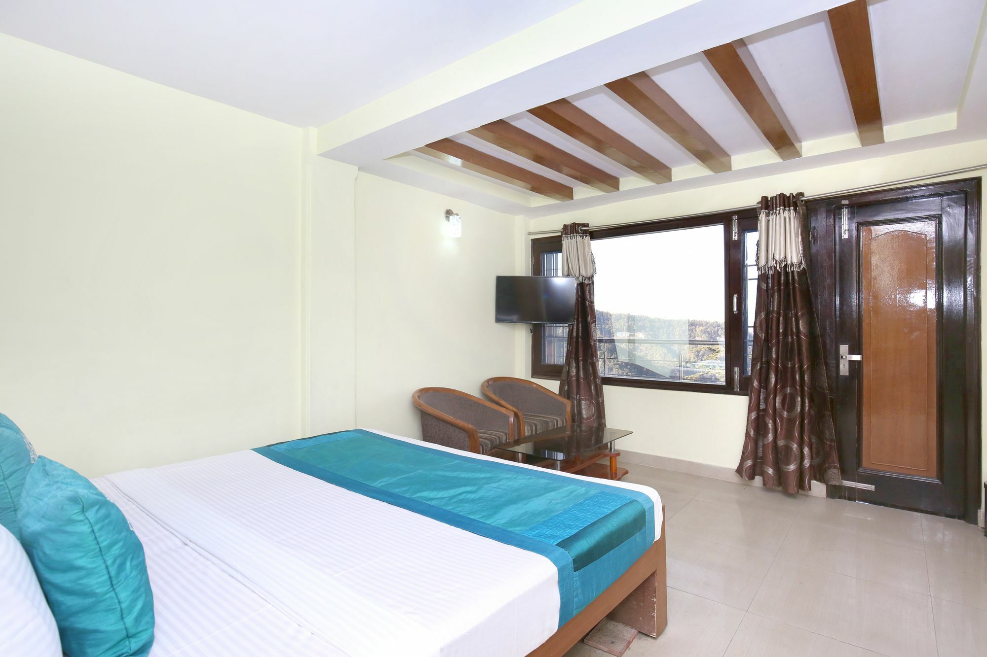 Oyo 10979 3bhk Hill View Kaithu Apartment