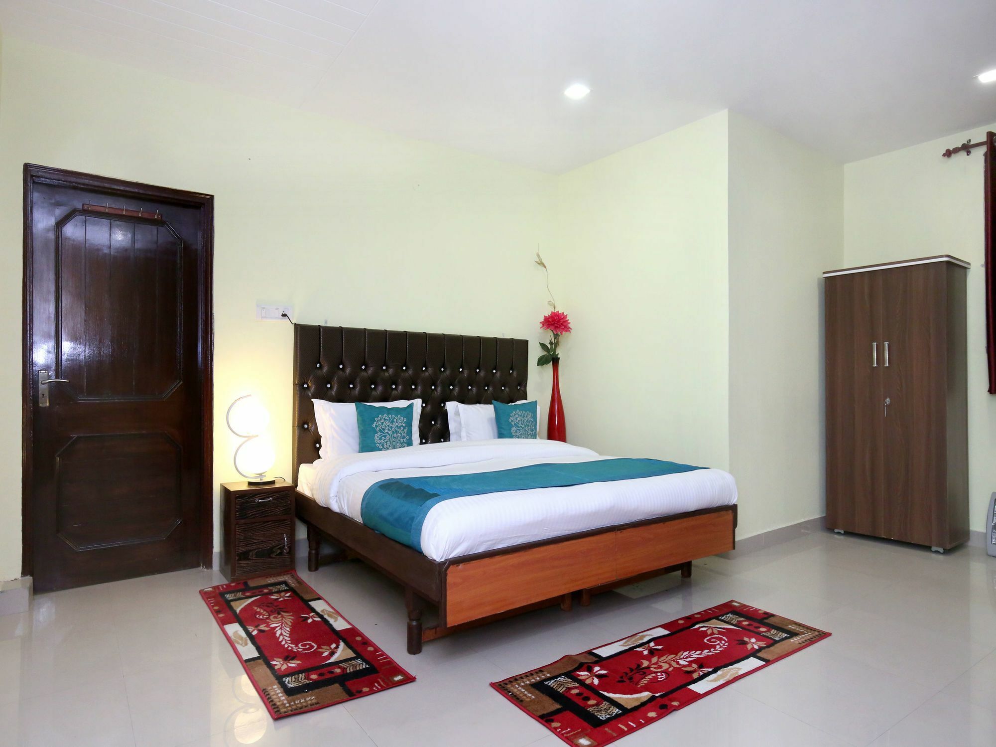 Apartment Modern 3bhk Sanjauli Market *