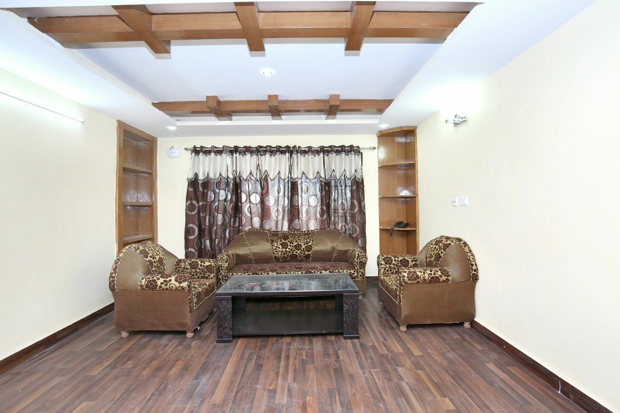 Oyo 10979 3bhk Hill View Kaithu Apartment Shimla