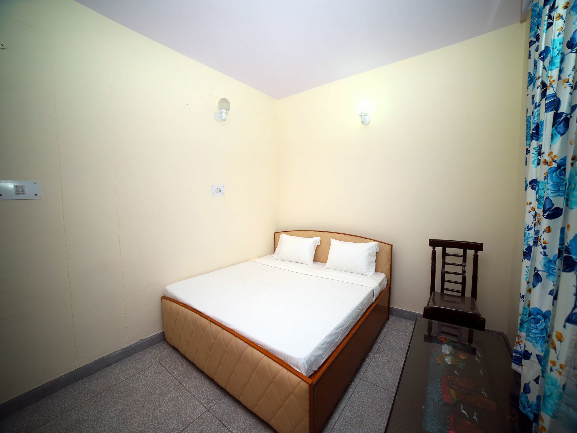 Oyo 12697 Valley View New Apartment Shimla