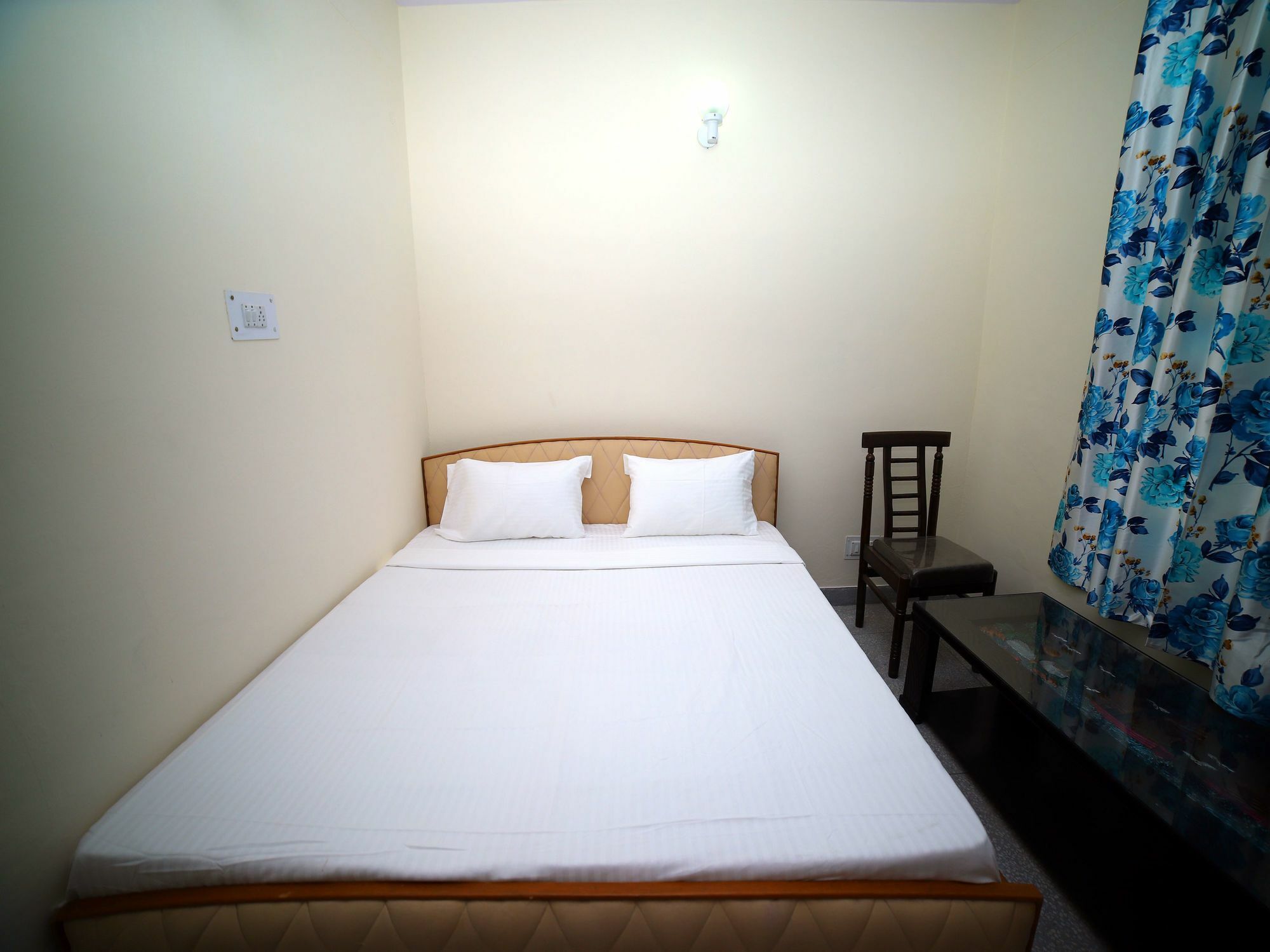 Oyo 12697 Valley View New Apartment Shimla