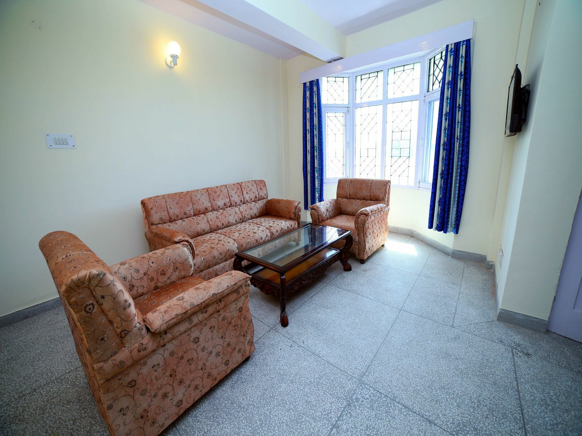 Oyo 12697 Valley View New Apartment *