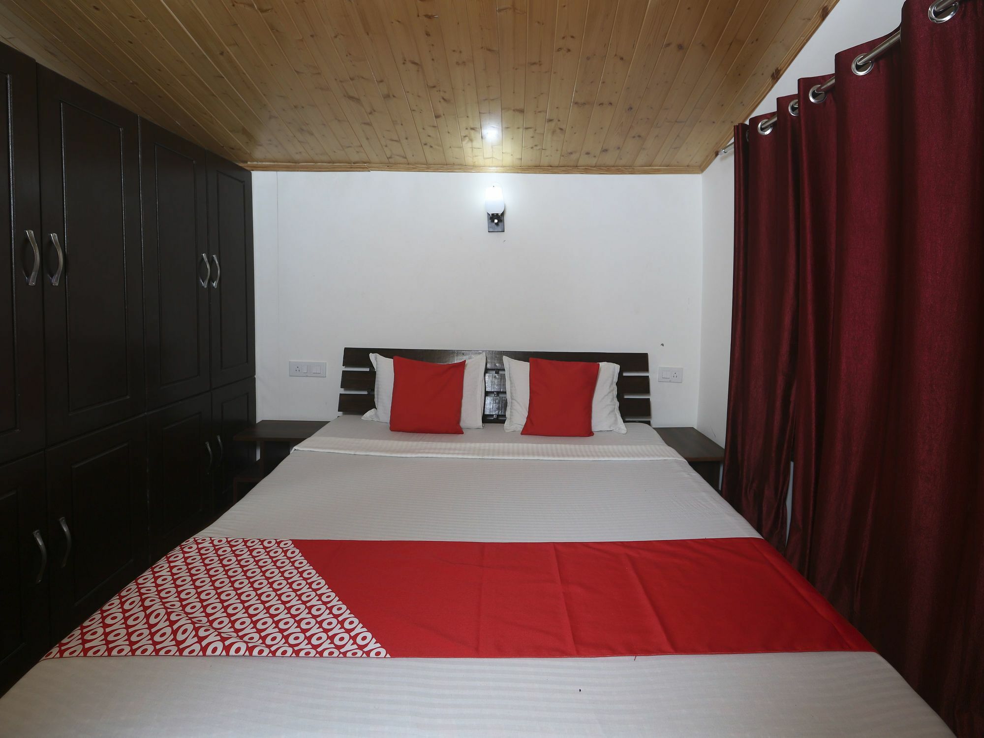 Oyo 13281 Boutique 3bhk Kasumpti * Shimla