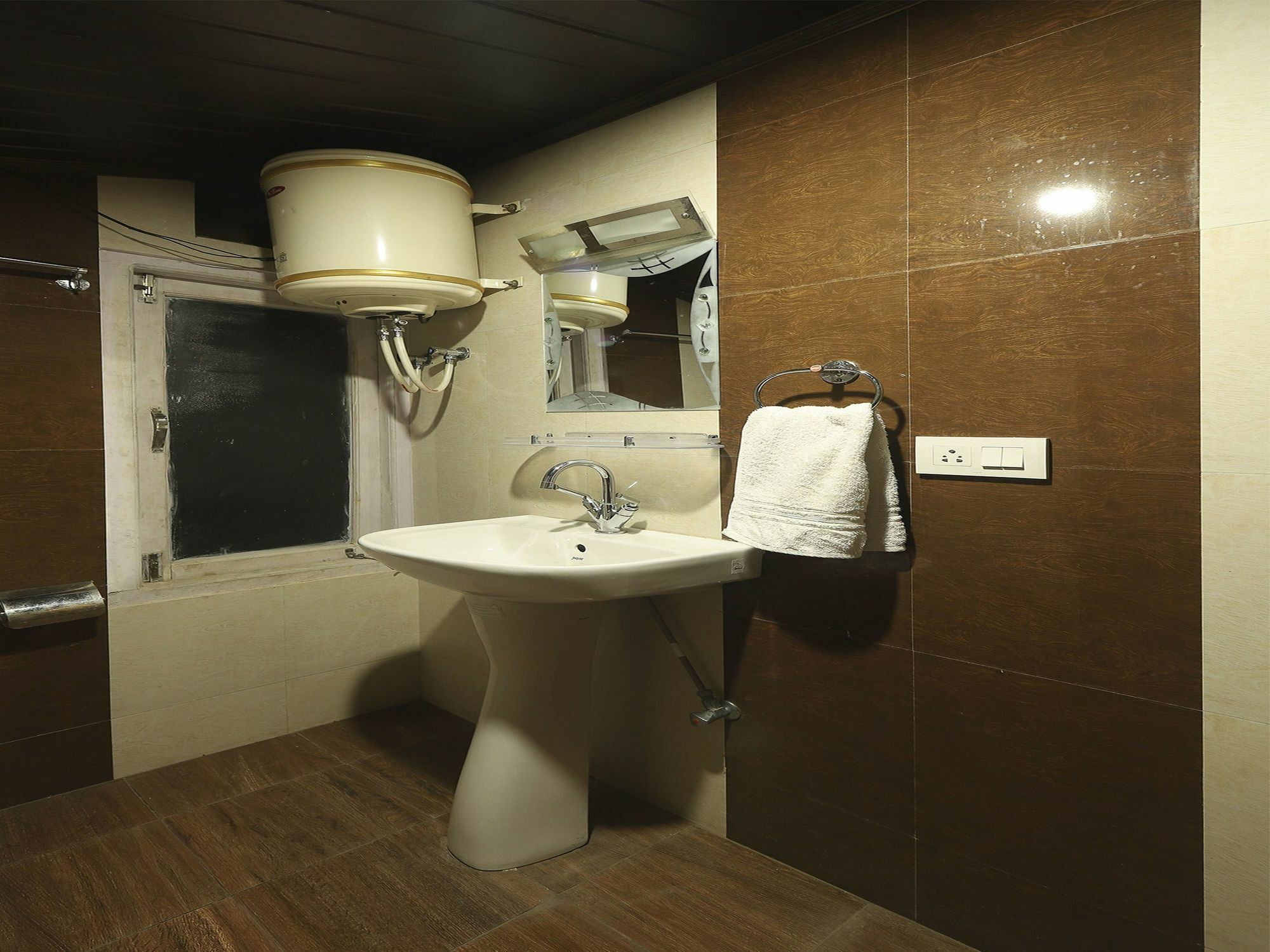 Oyo 13281 Boutique 3bhk Kasumpti