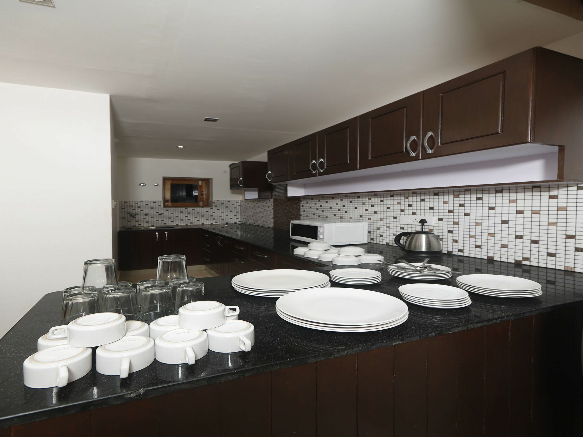 Oyo 13281 Boutique 3bhk Kasumpti Apartment