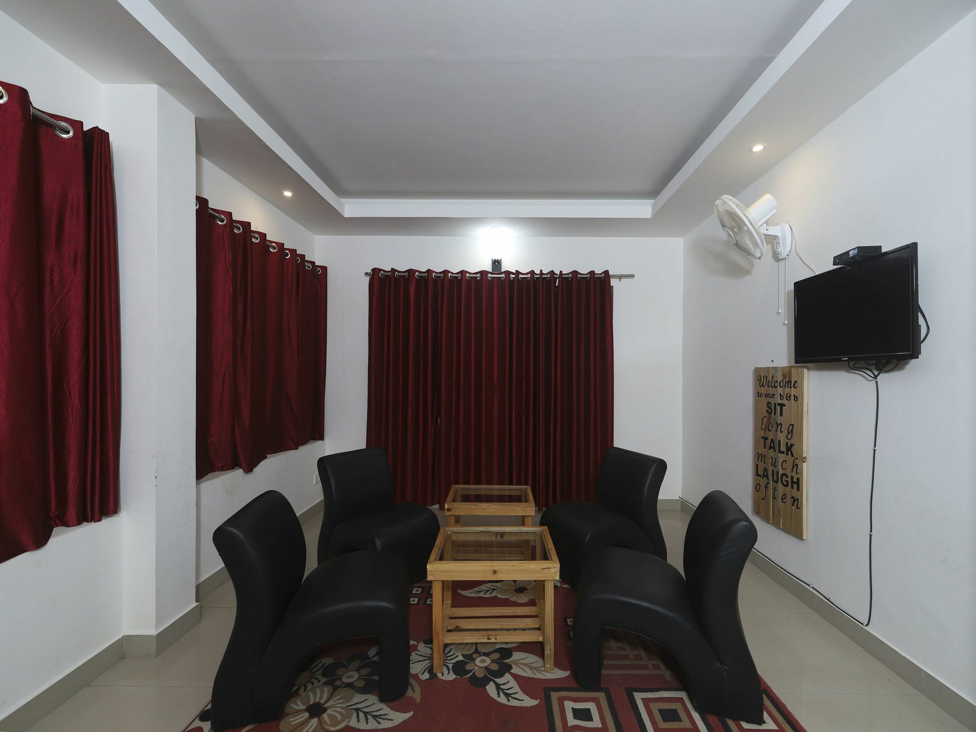 Oyo 13281 Boutique 3bhk Kasumpti Apartment