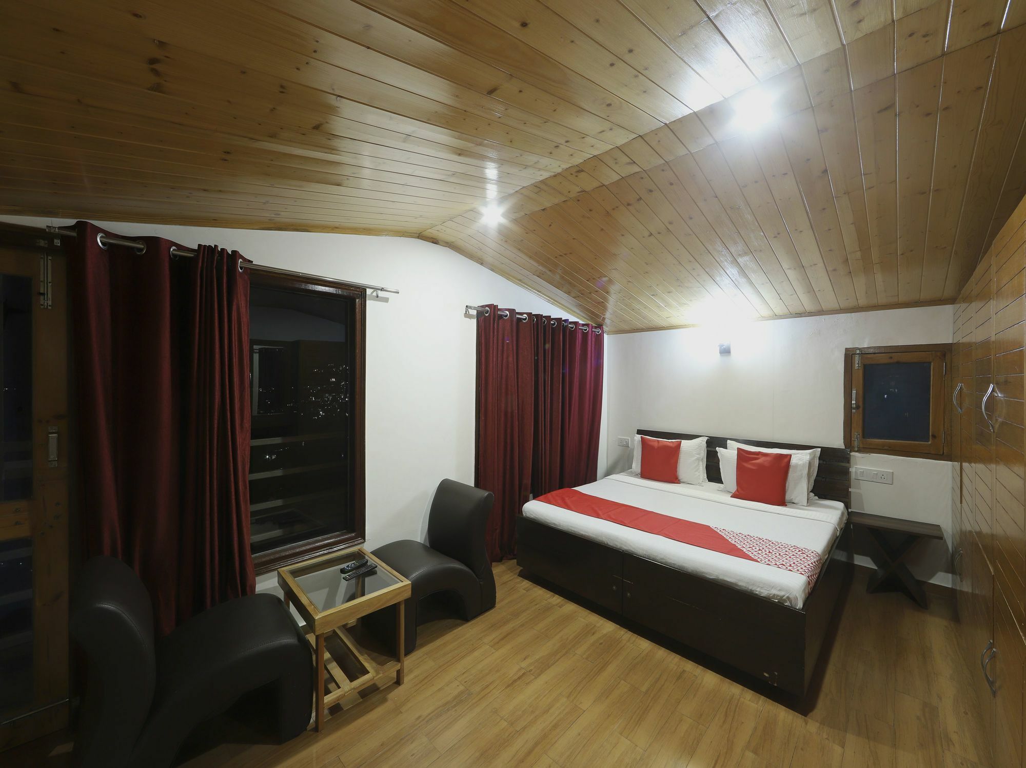 Oyo 13281 Boutique 3bhk Kasumpti