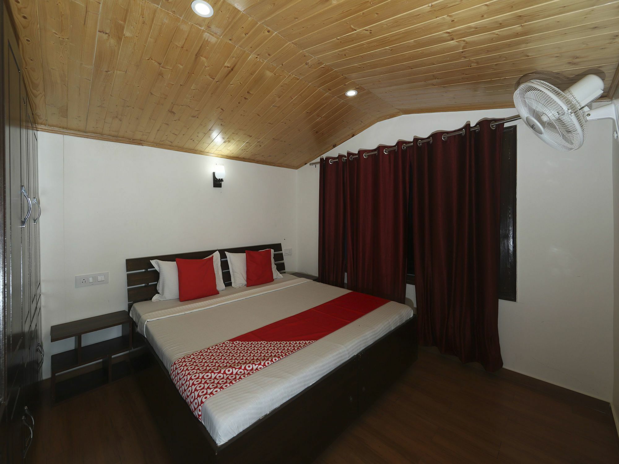 Apartment Oyo 13281 Boutique 3bhk Kasumpti