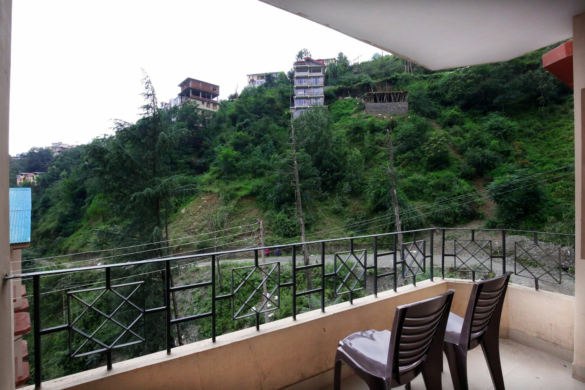 Oyo 9200 Valley View 3 Bhk