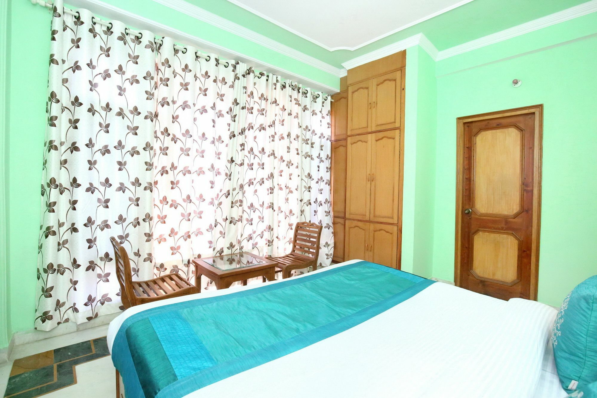 Apartment Oyo 10862 3bhk Chotta *