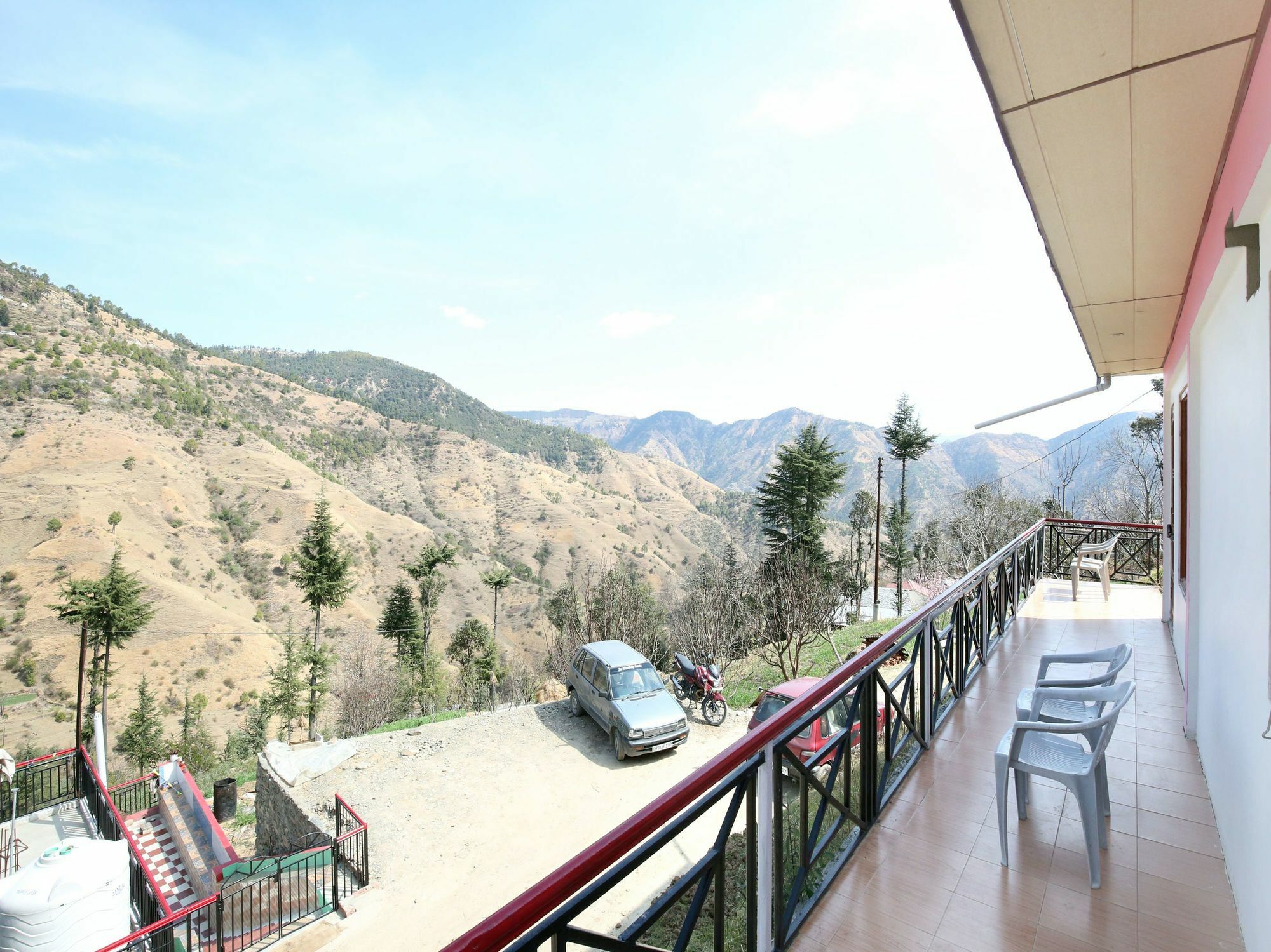 Oyo 12215 1rk Exotic Valley View Chail Apartment