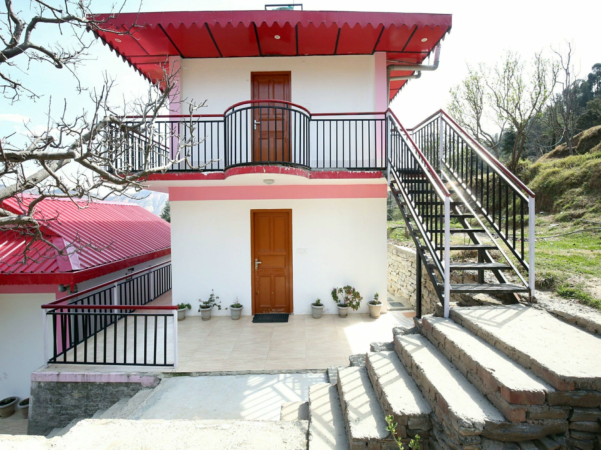 Oyo 12215 1rk Exotic Valley View Chail Apartment Shimla