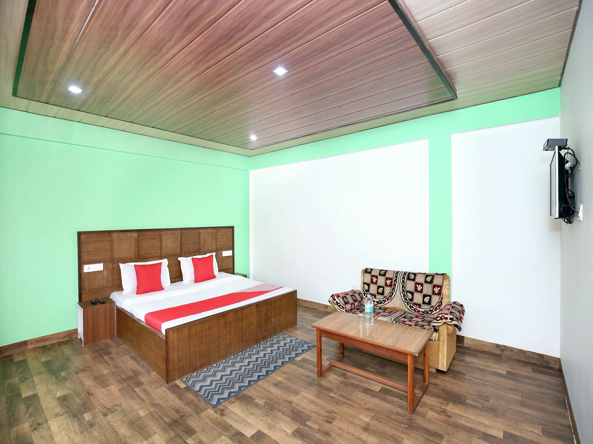 Apartment Oyo 12215 1rk Exotic Valley View Chail *