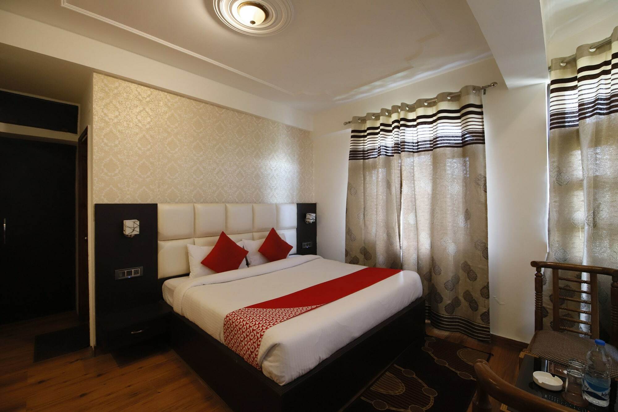 Oyo 19679 Palace Hotel 3*