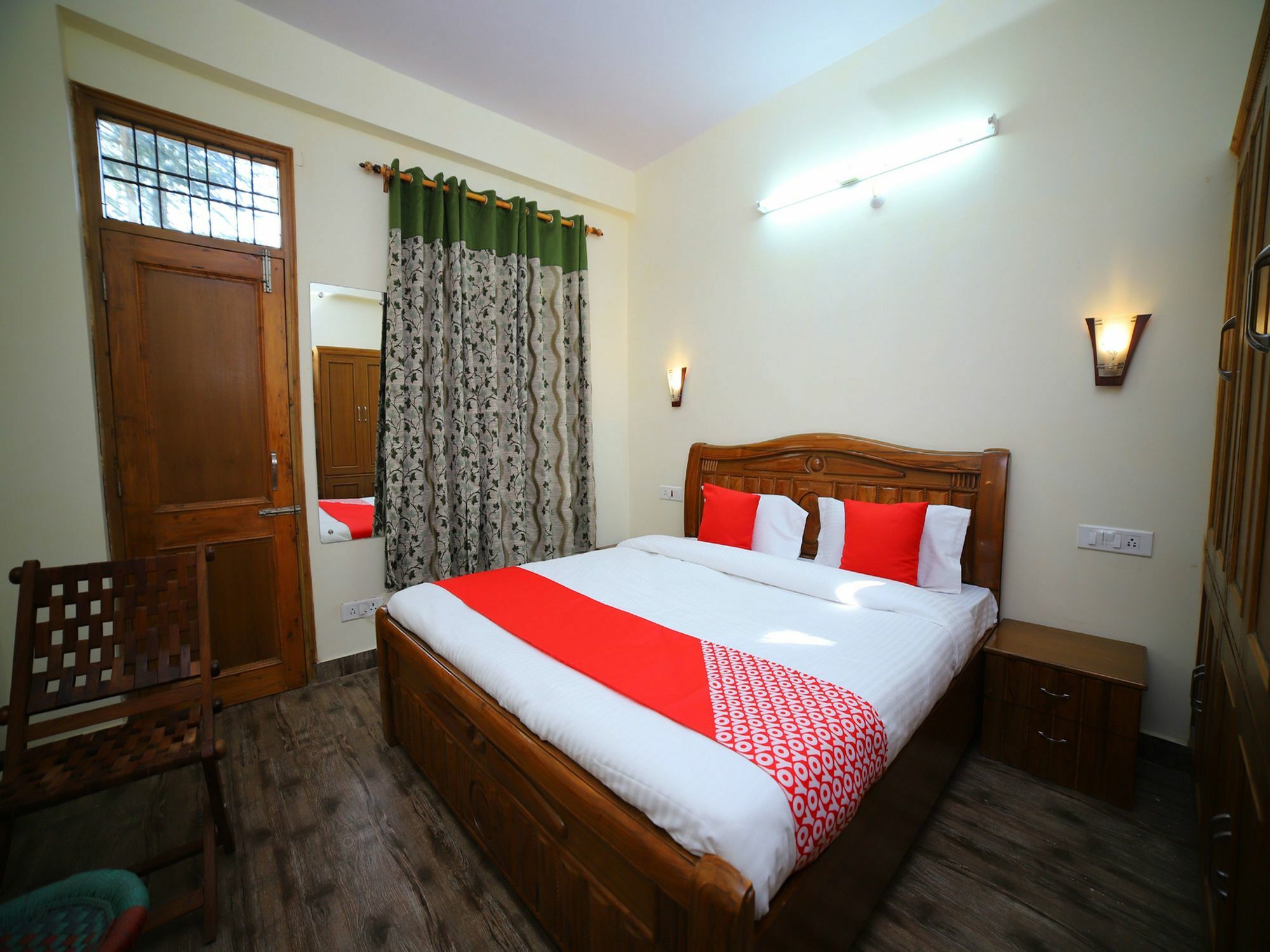 Woods 3bhk In New * Shimla