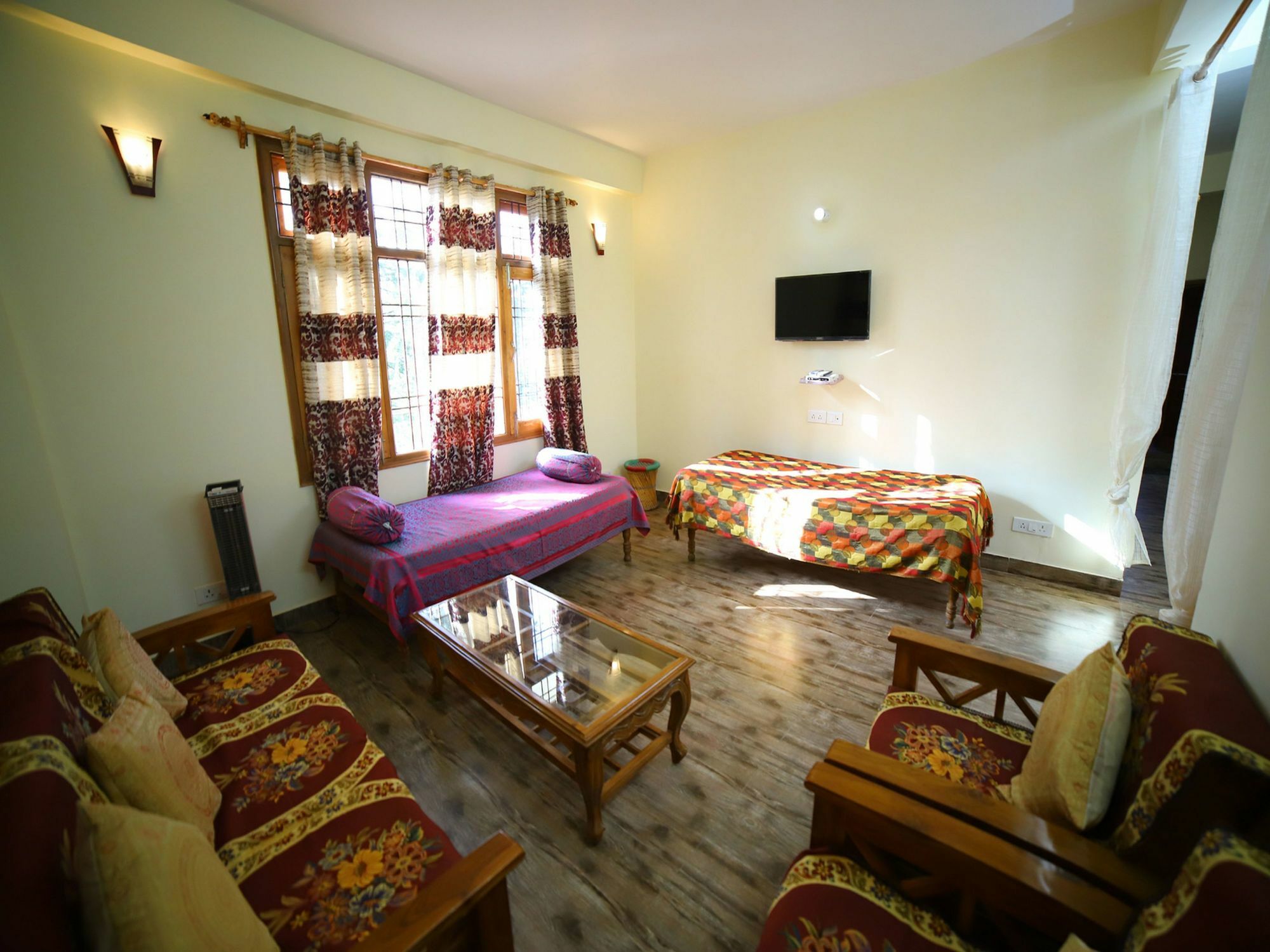Woods 3bhk In New