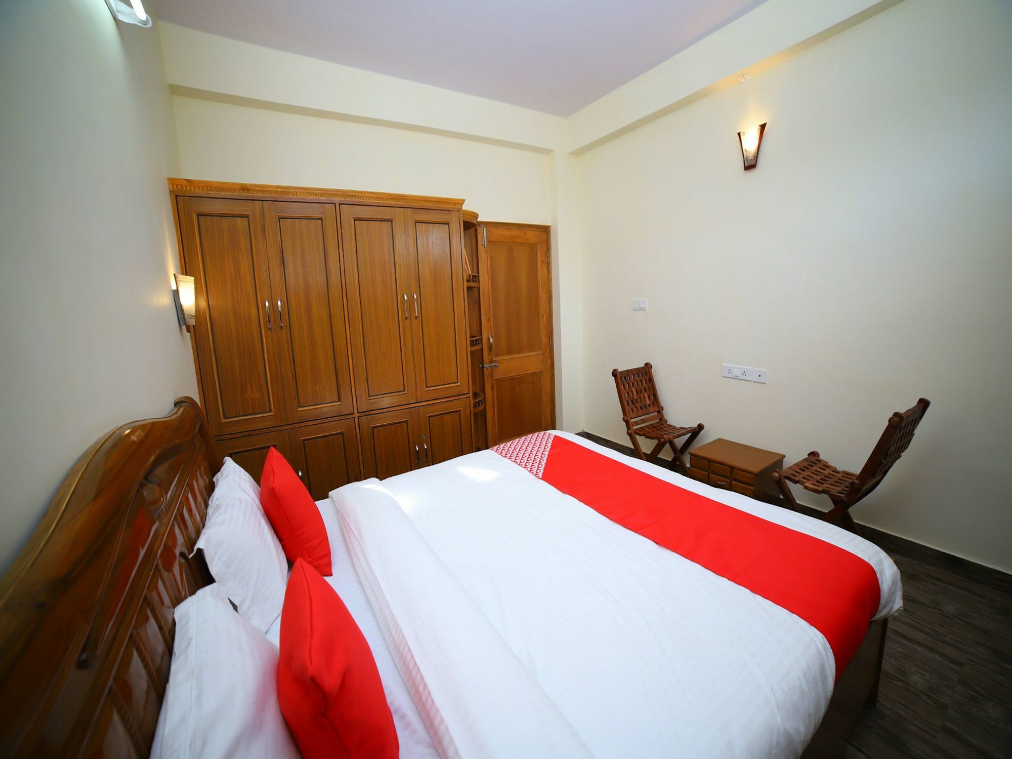 Woods 3bhk In New *