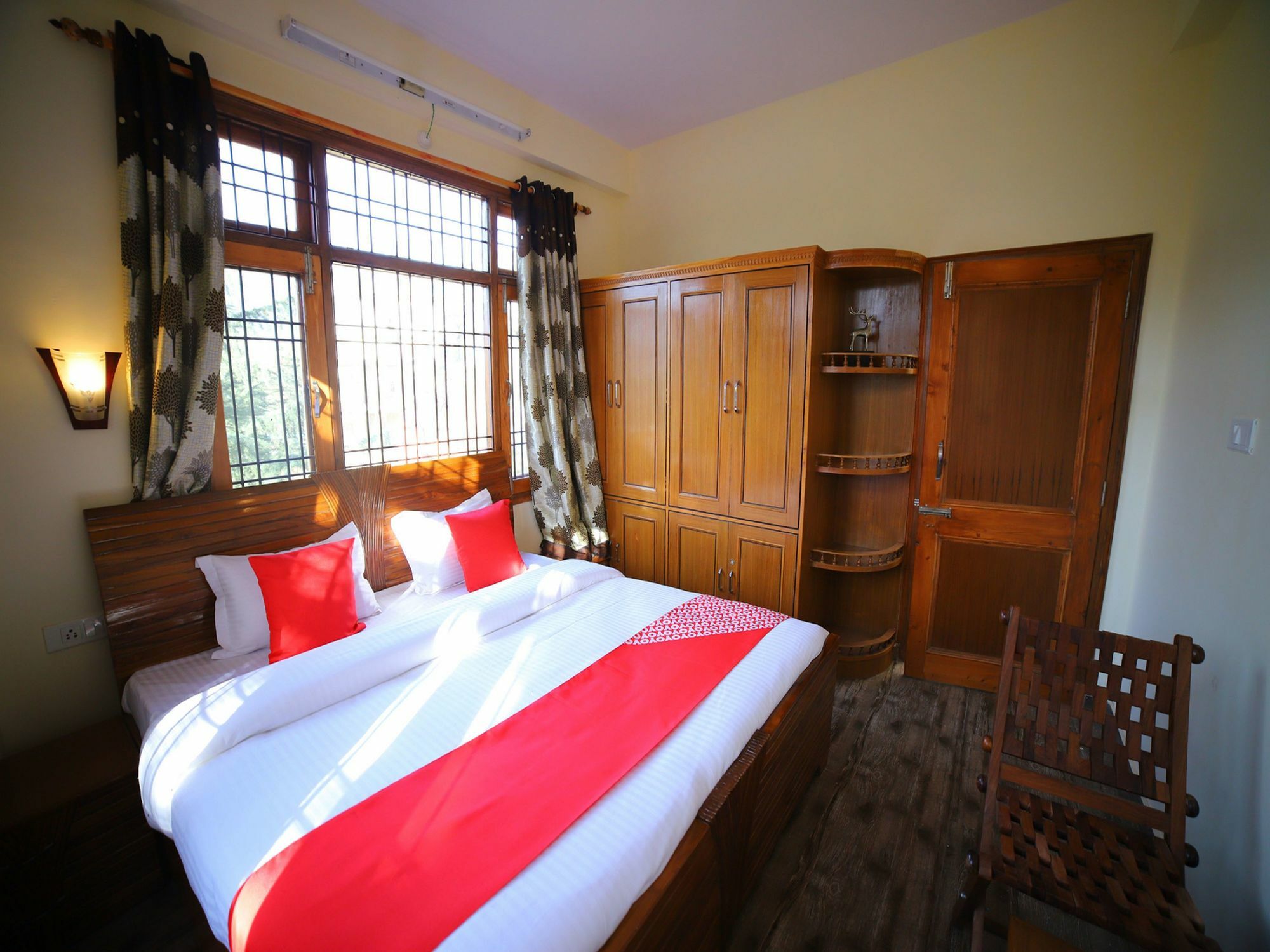 Woods 3bhk In New Apartment *