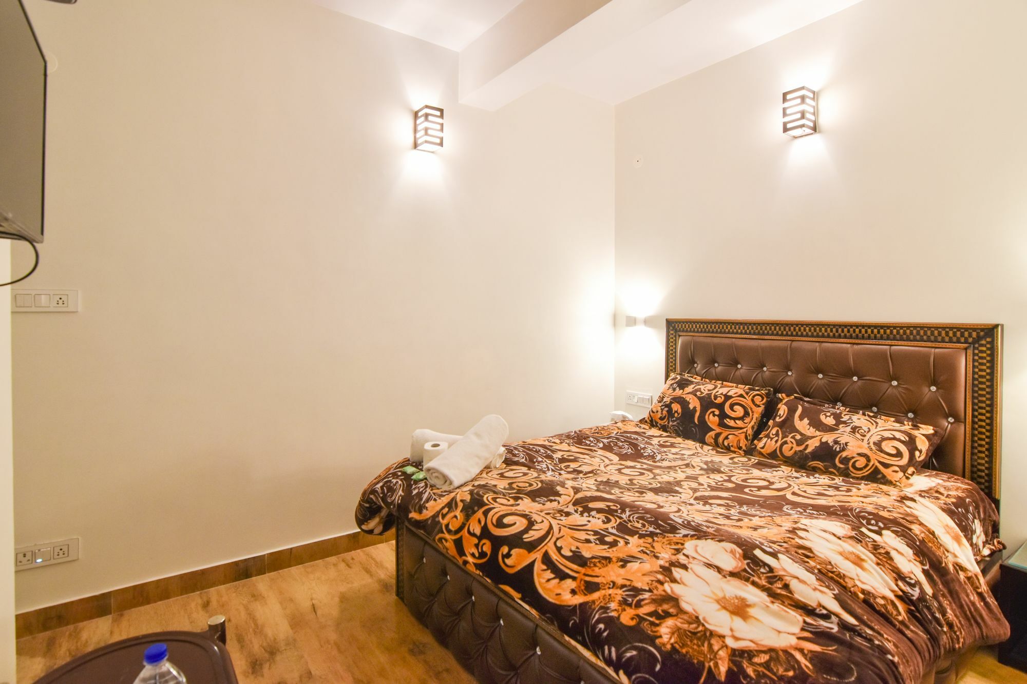 Dhanlakshmi Hotel 3*
