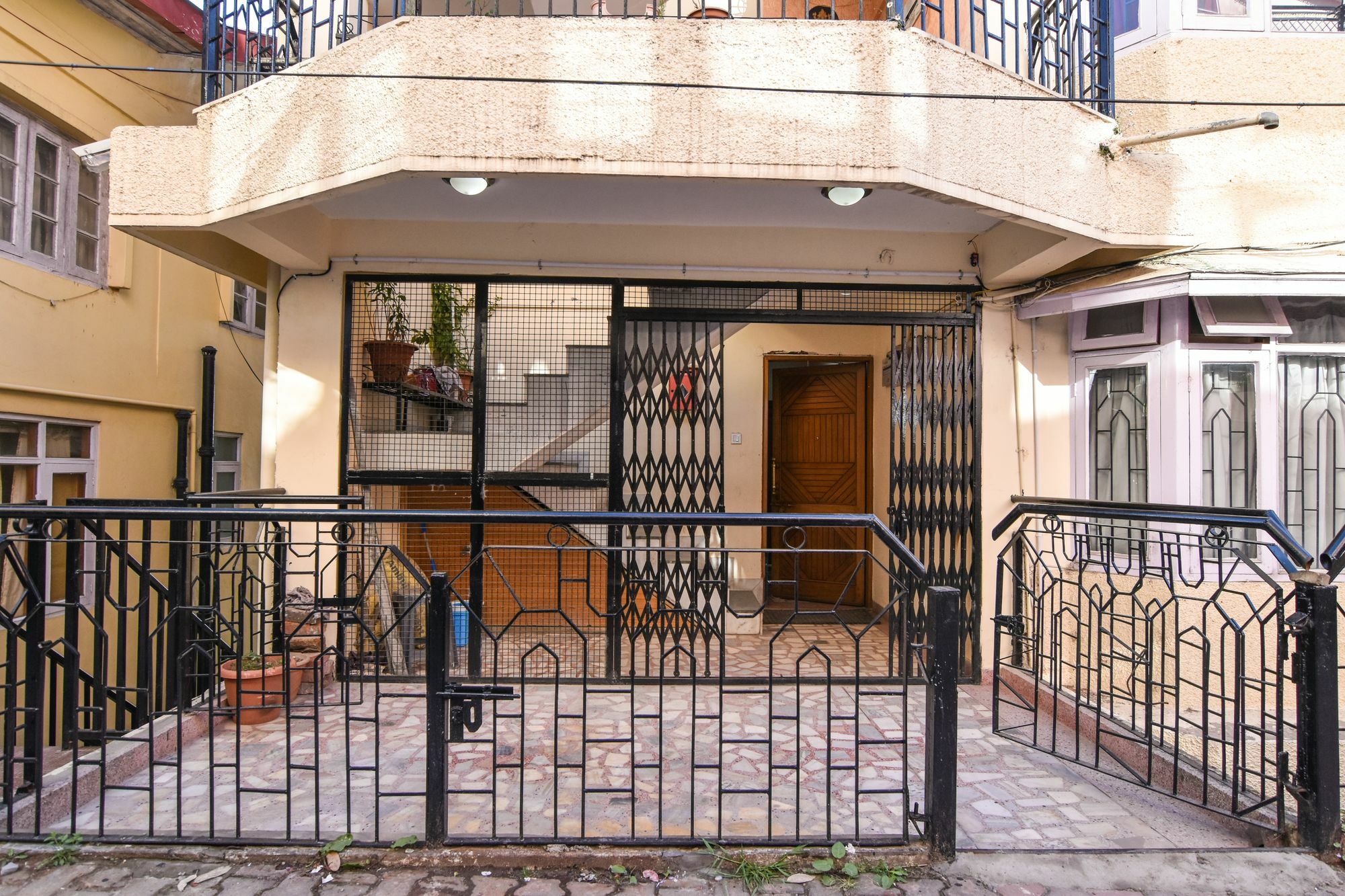 Dhanlakshmi Hotel Shimla