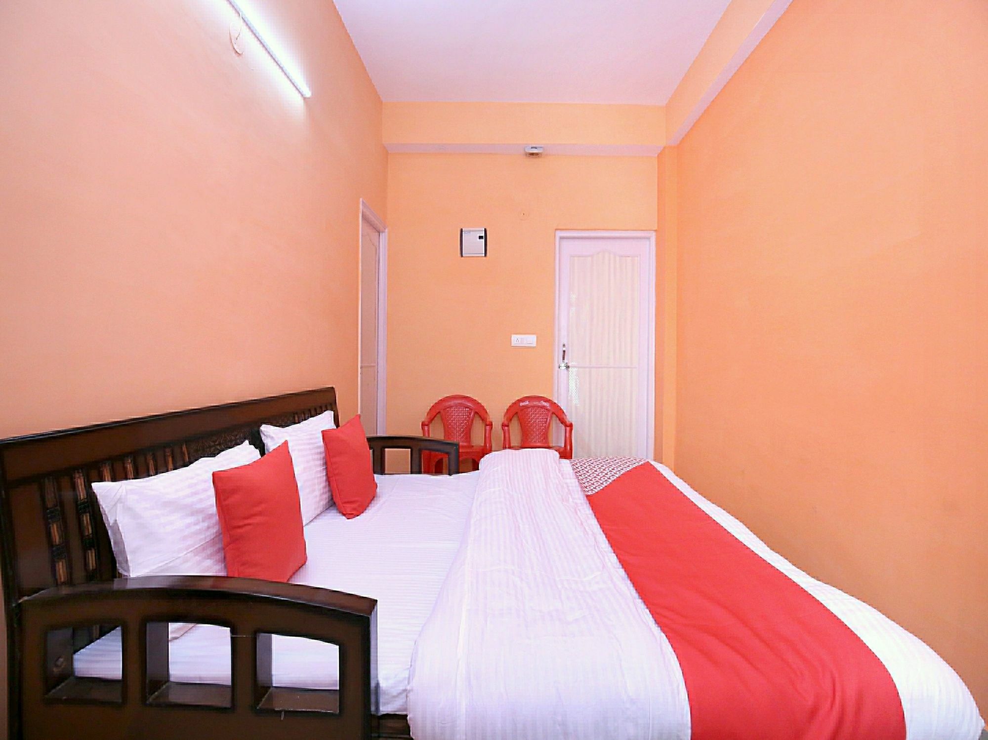 Oyo 11892 2rk Hills Apartment Shimla