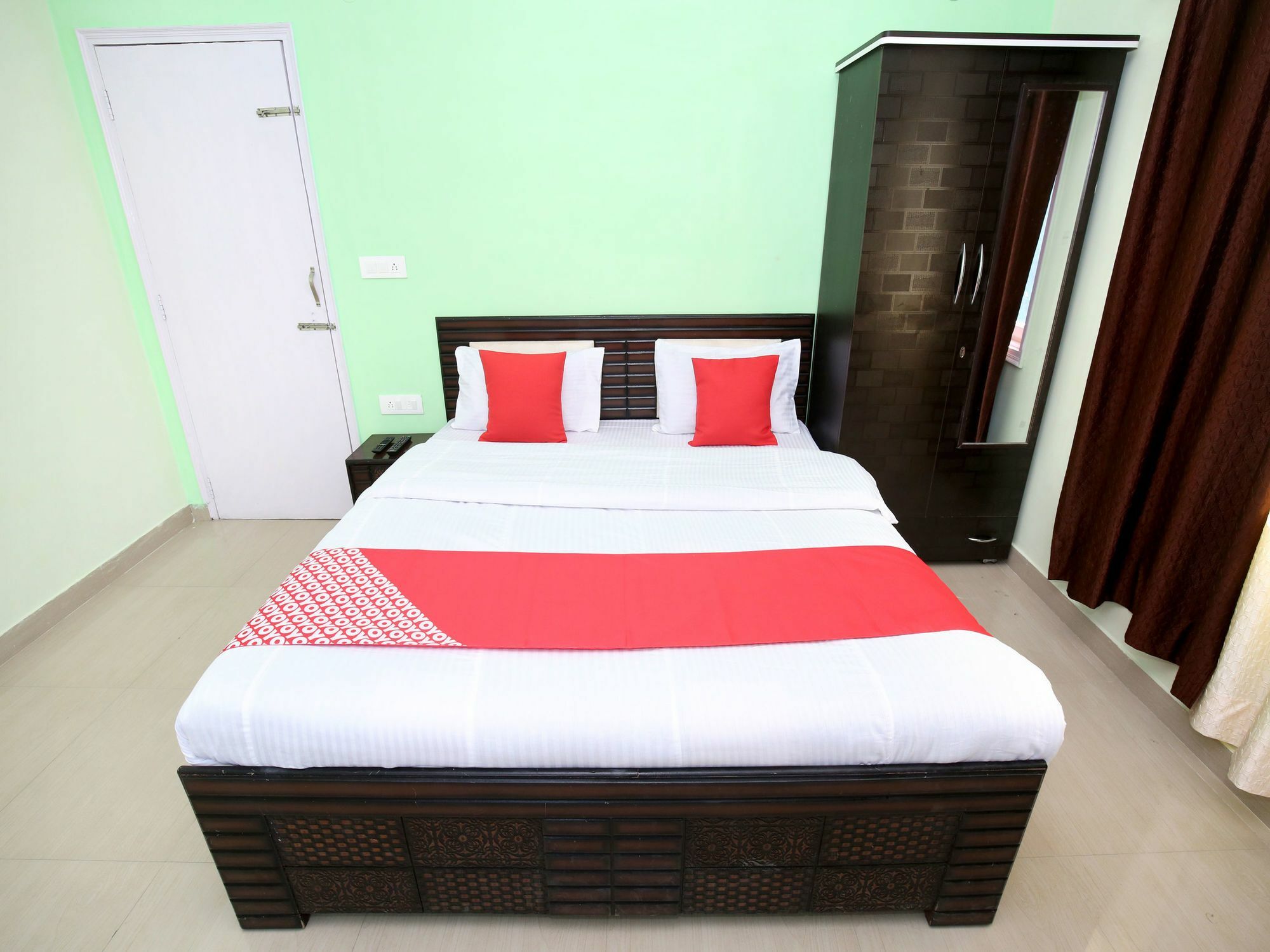 Apartment Oyo 11892 2rk Hills *