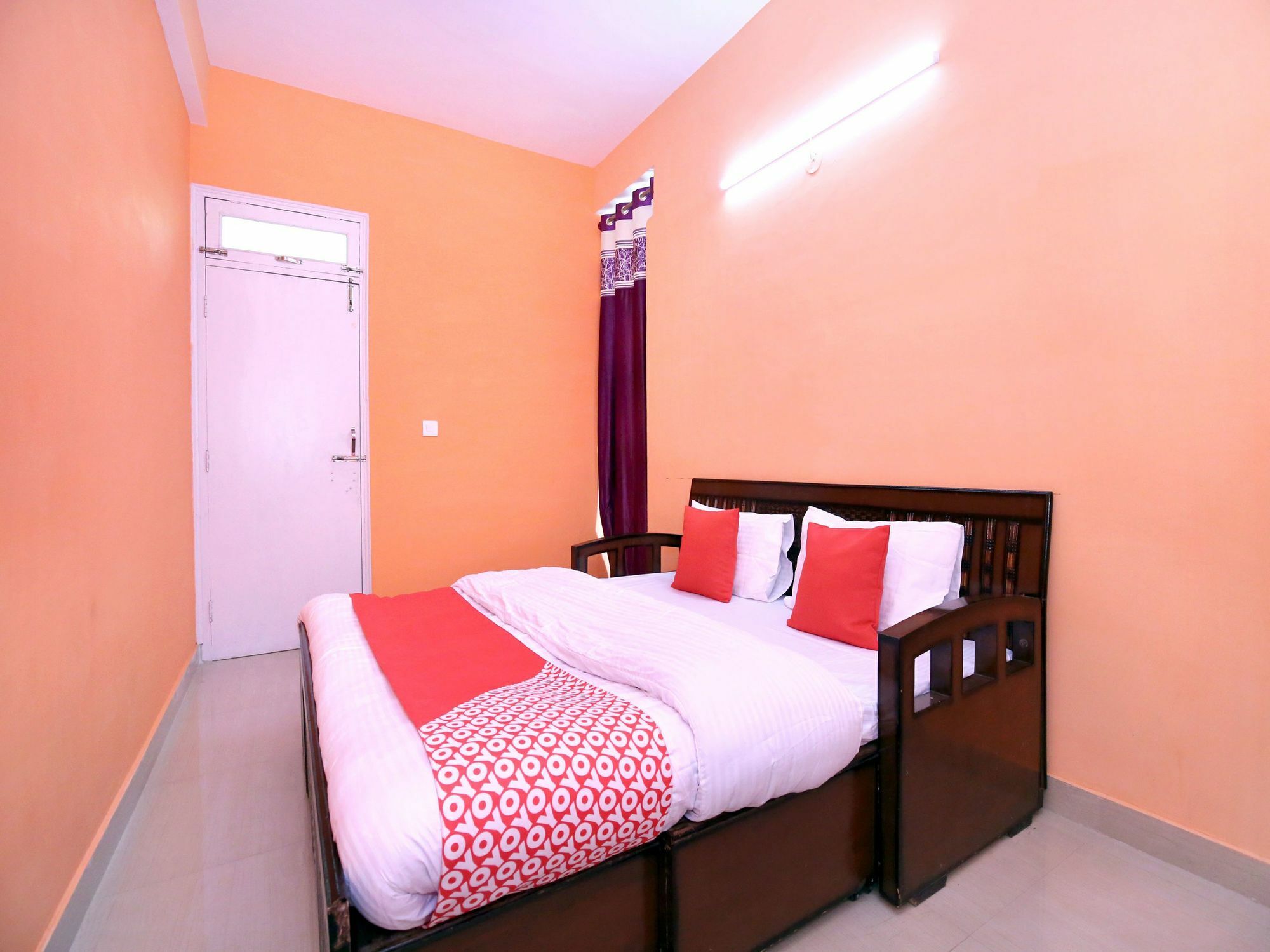 Oyo 11892 2rk Hills Apartment