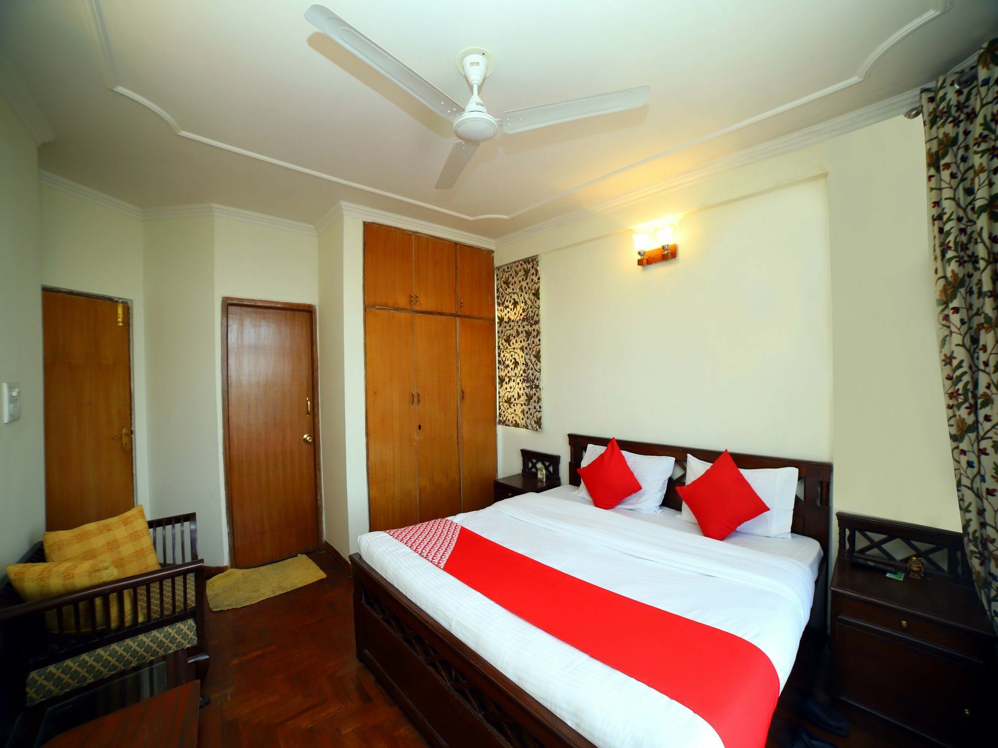 Oyo 13165 Valley View Mehali Apartment *