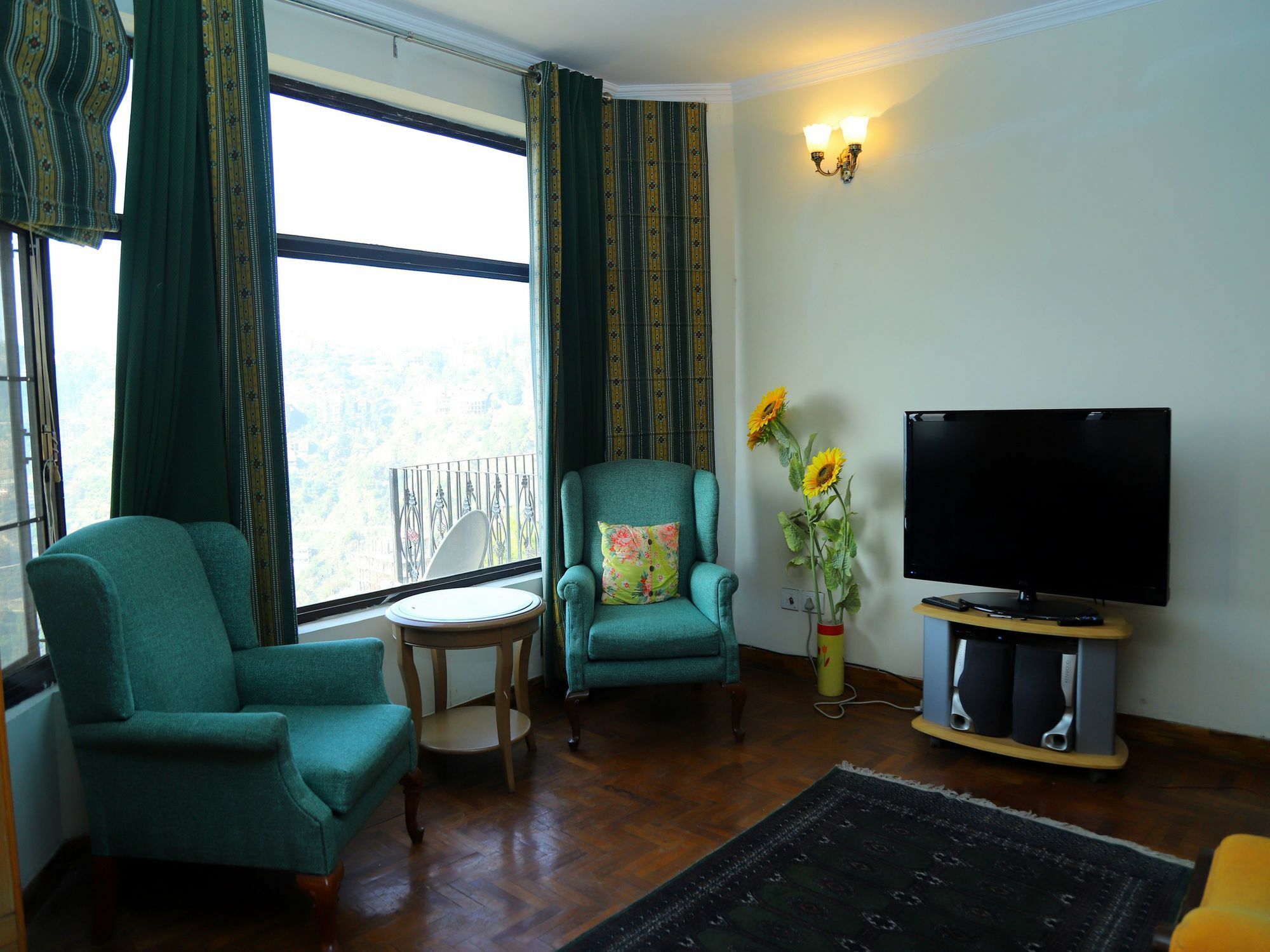 Oyo 13165 Valley View Mehali *