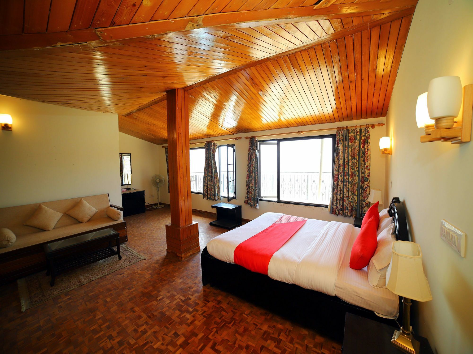 Oyo 13165 Valley View Mehali