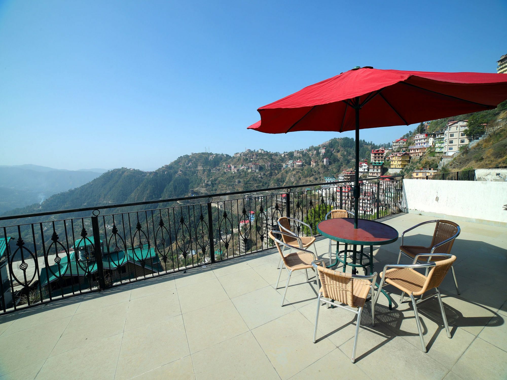 Oyo 13165 Valley View Mehali Apartment