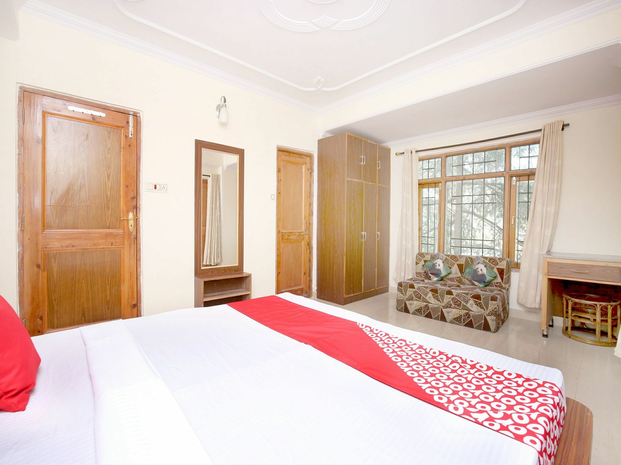 Oyo 13618 2bhk The Mystique Loft Tuttikandi Shimla