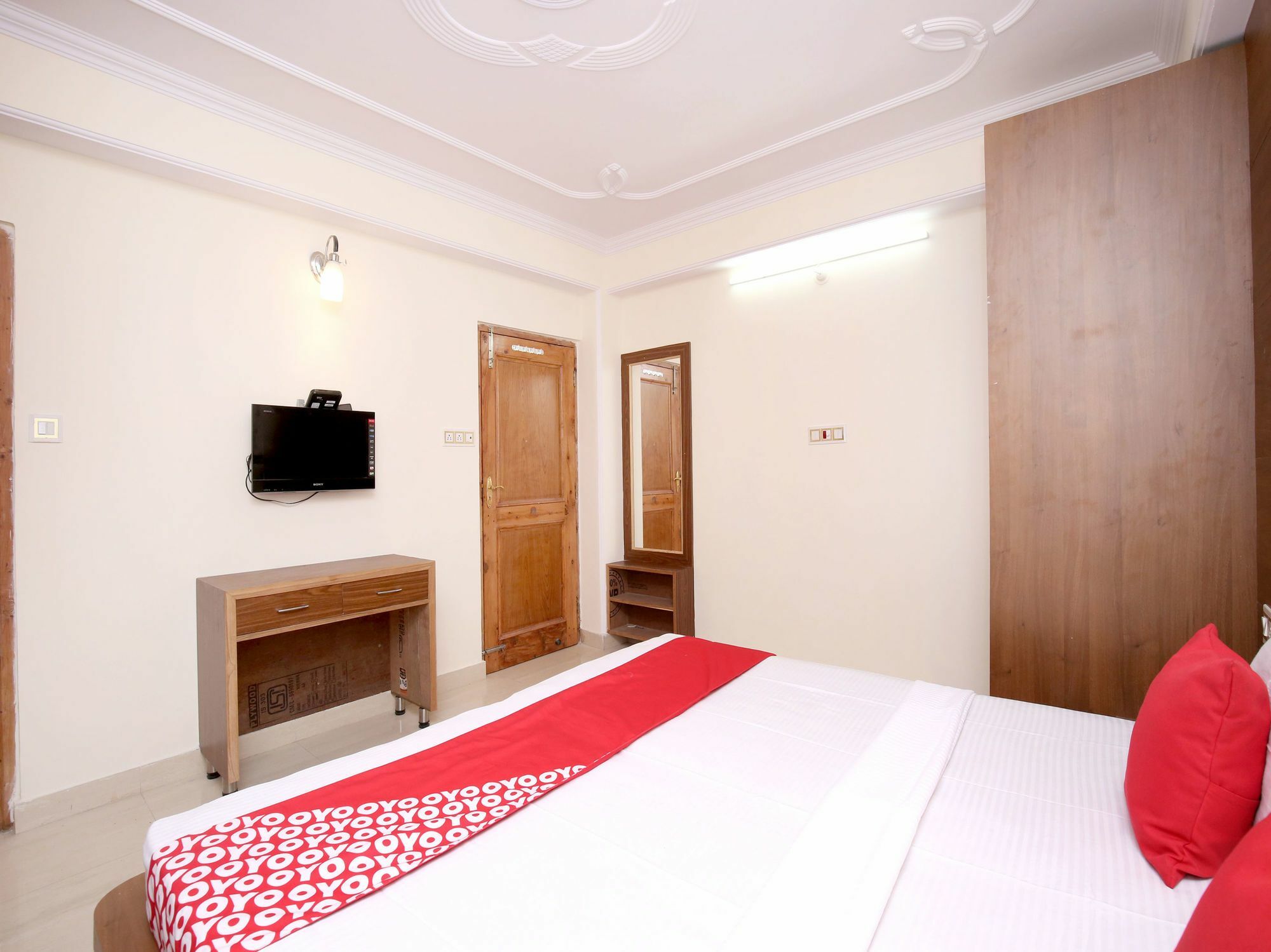 Oyo 13618 2bhk The Mystique Loft Tuttikandi Apartment *