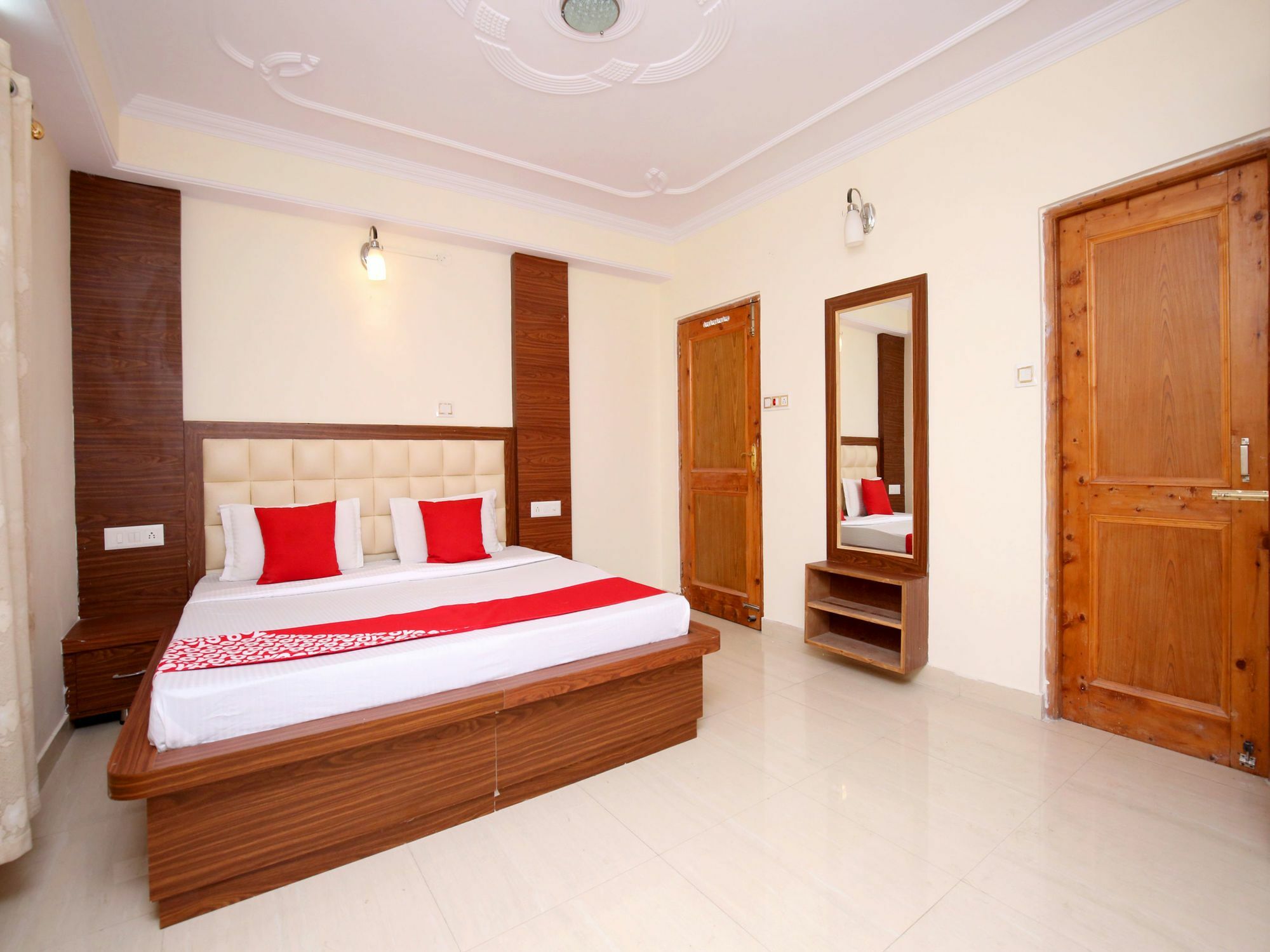 Oyo 13618 2bhk The Mystique Loft Tuttikandi *