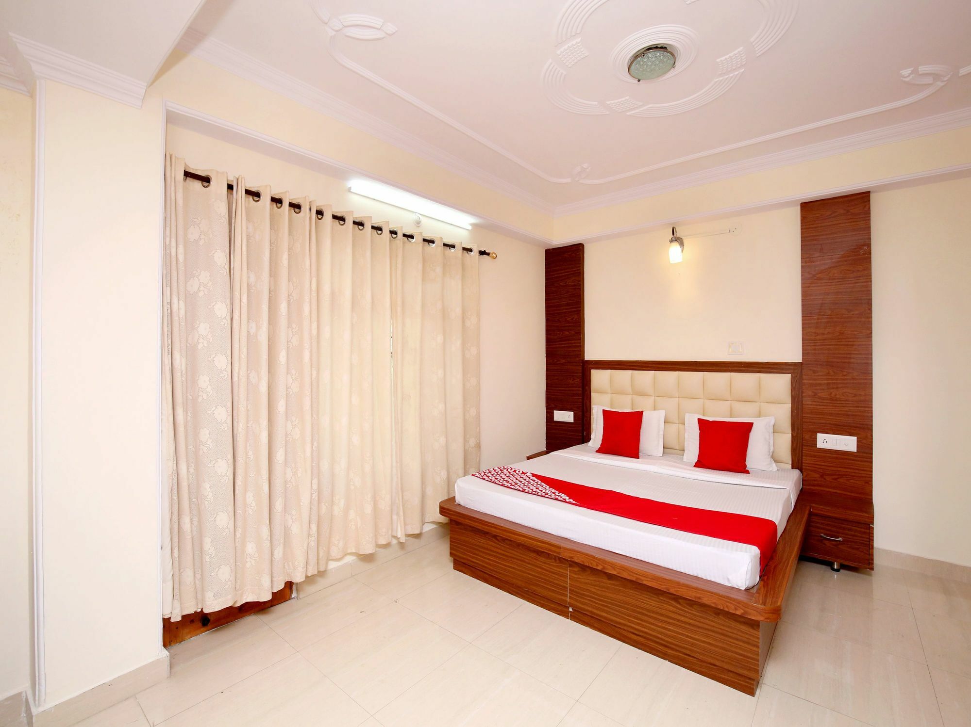Apartment Oyo 13618 2bhk The Mystique Loft Tuttikandi *